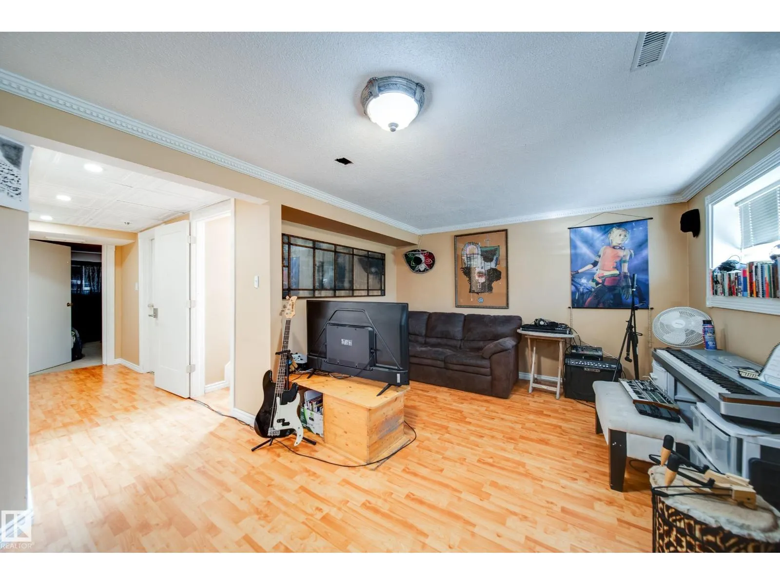 102 WOODVALE RD W NW