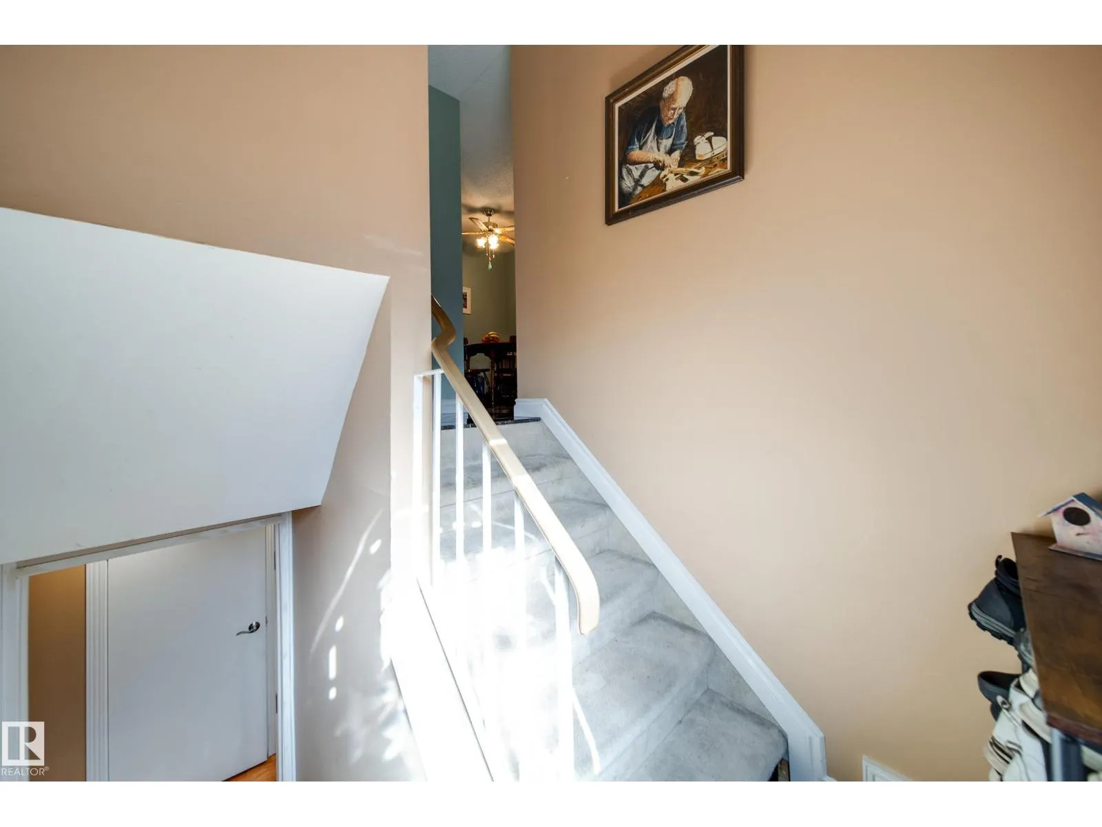 102 WOODVALE RD W NW