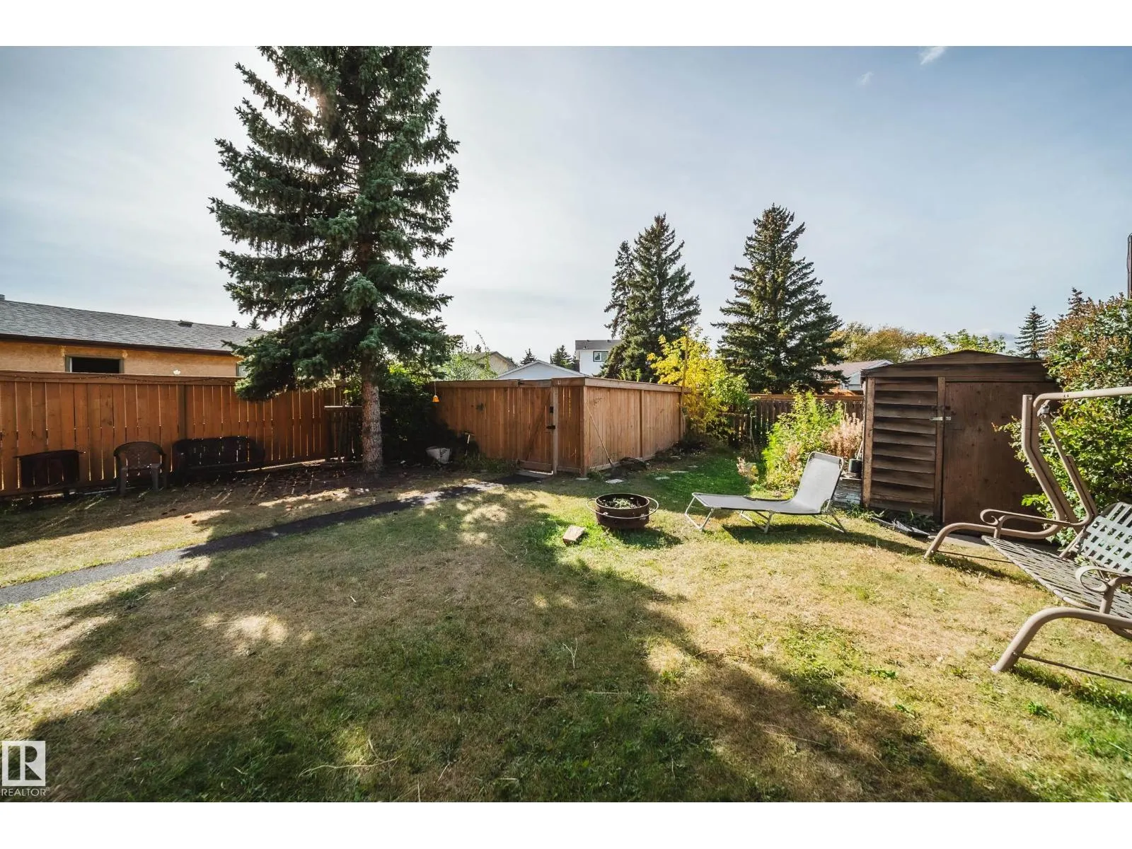 102 WOODVALE RD W NW