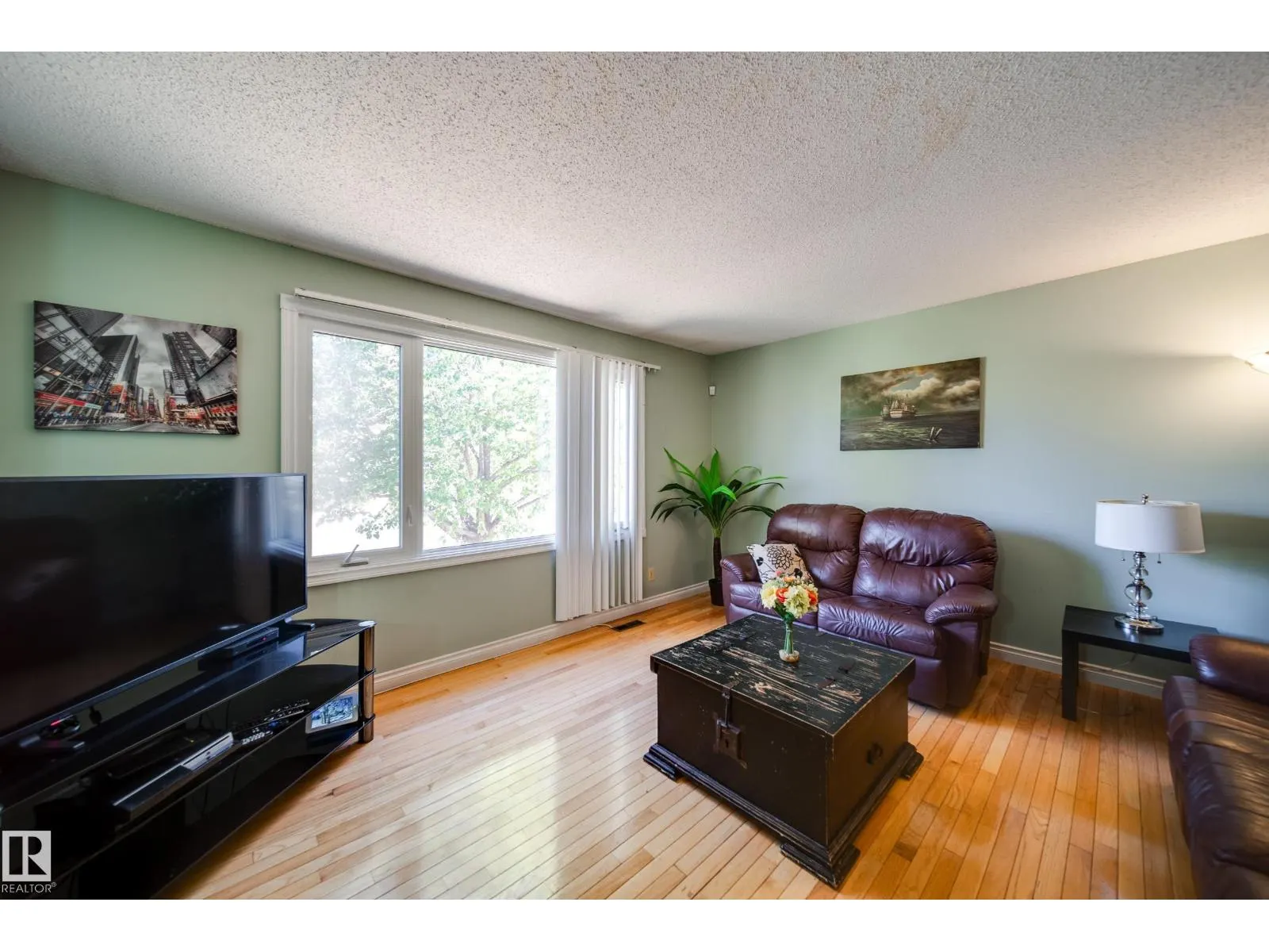 102 WOODVALE RD W NW