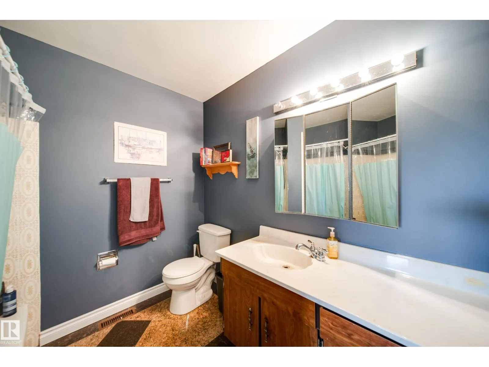 102 WOODVALE RD W NW