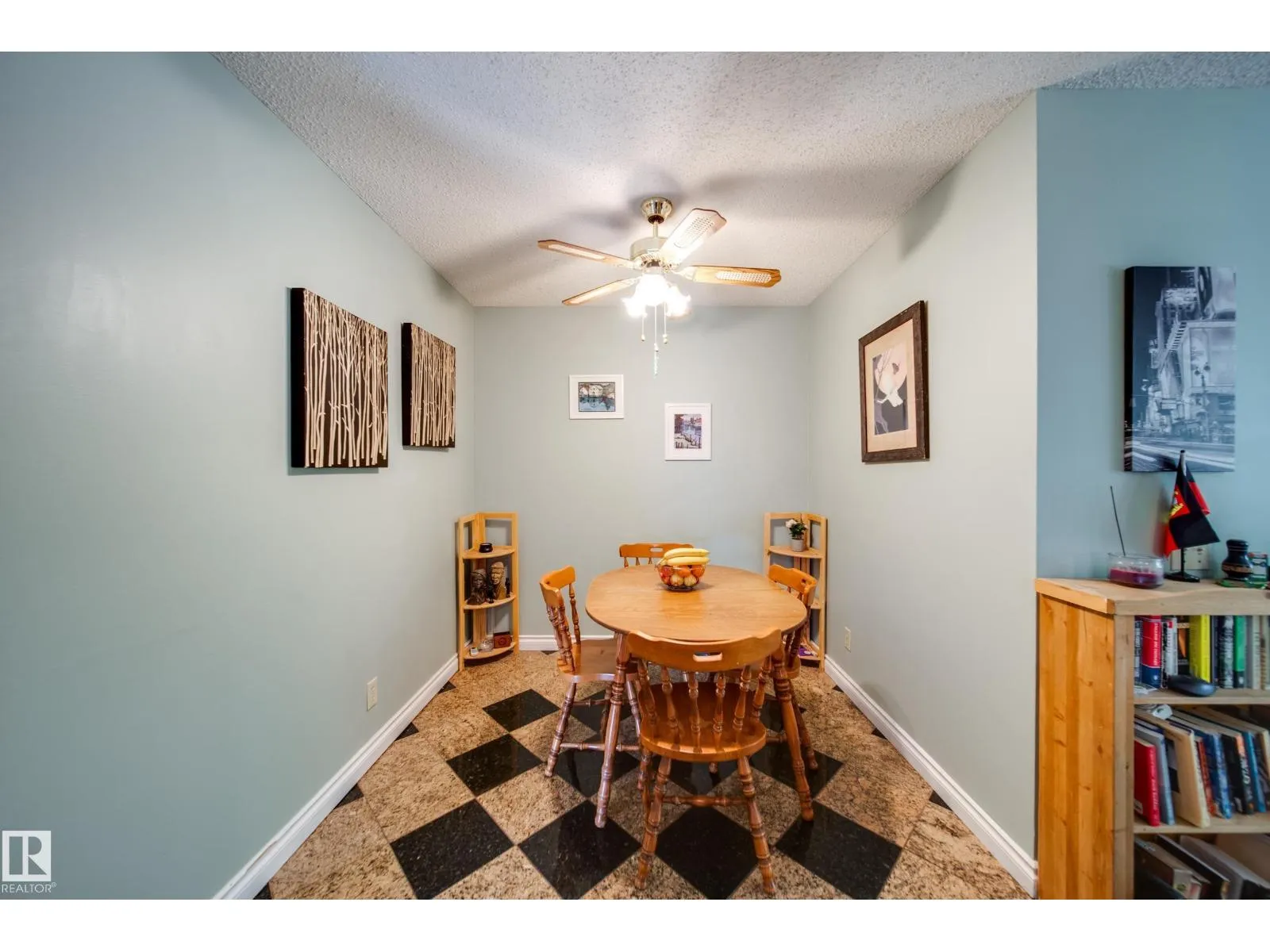 102 WOODVALE RD W NW