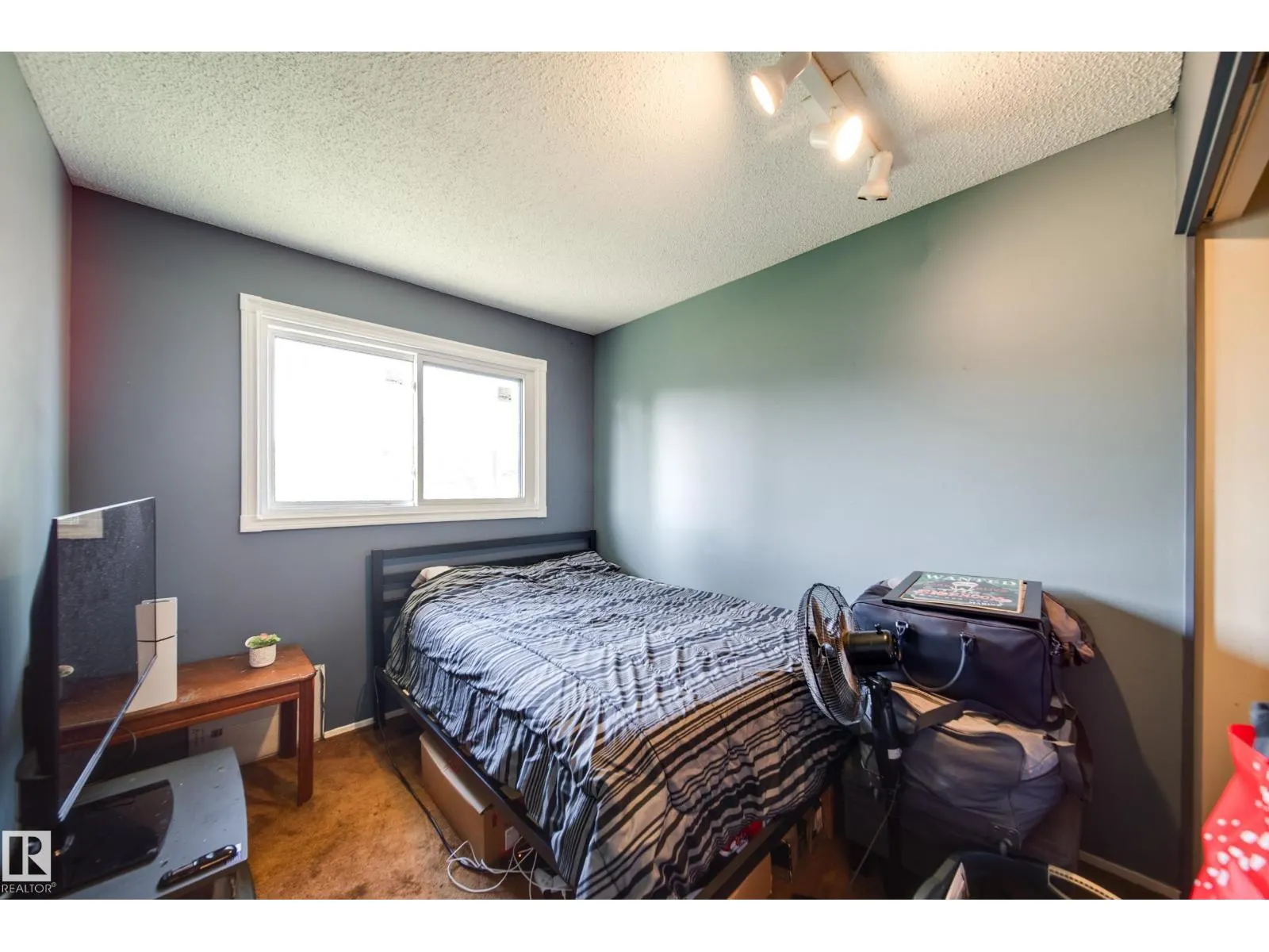 102 WOODVALE RD W NW