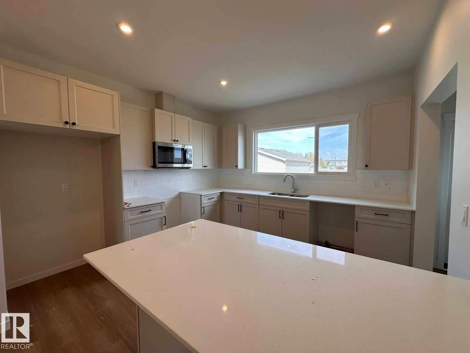 22612 88 AV NW