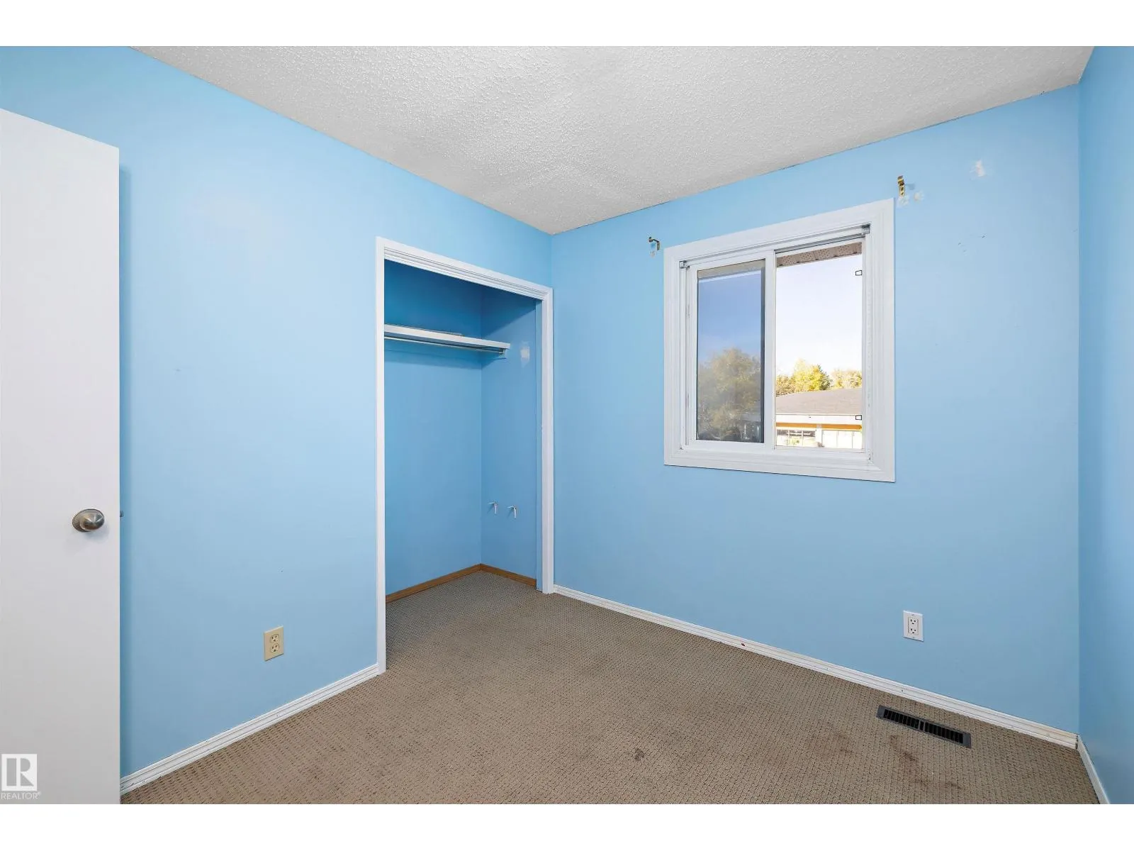 #143 87 BROOKWOOD DR