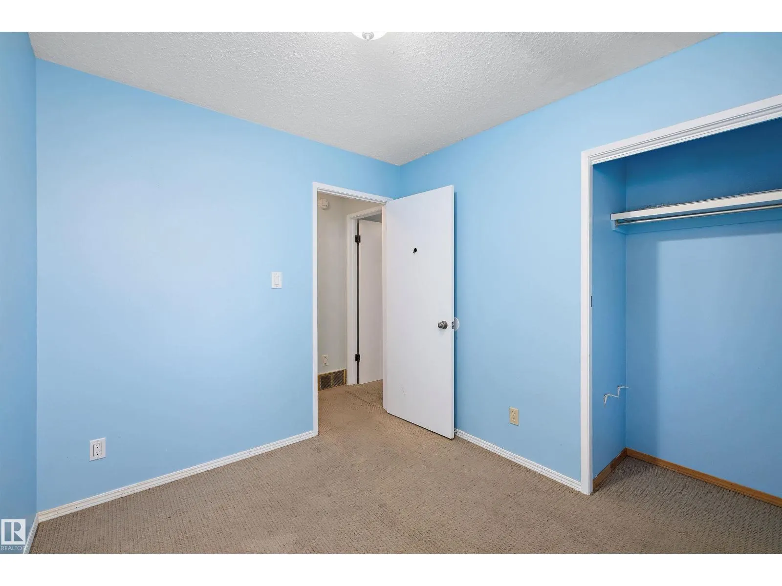 #143 87 BROOKWOOD DR