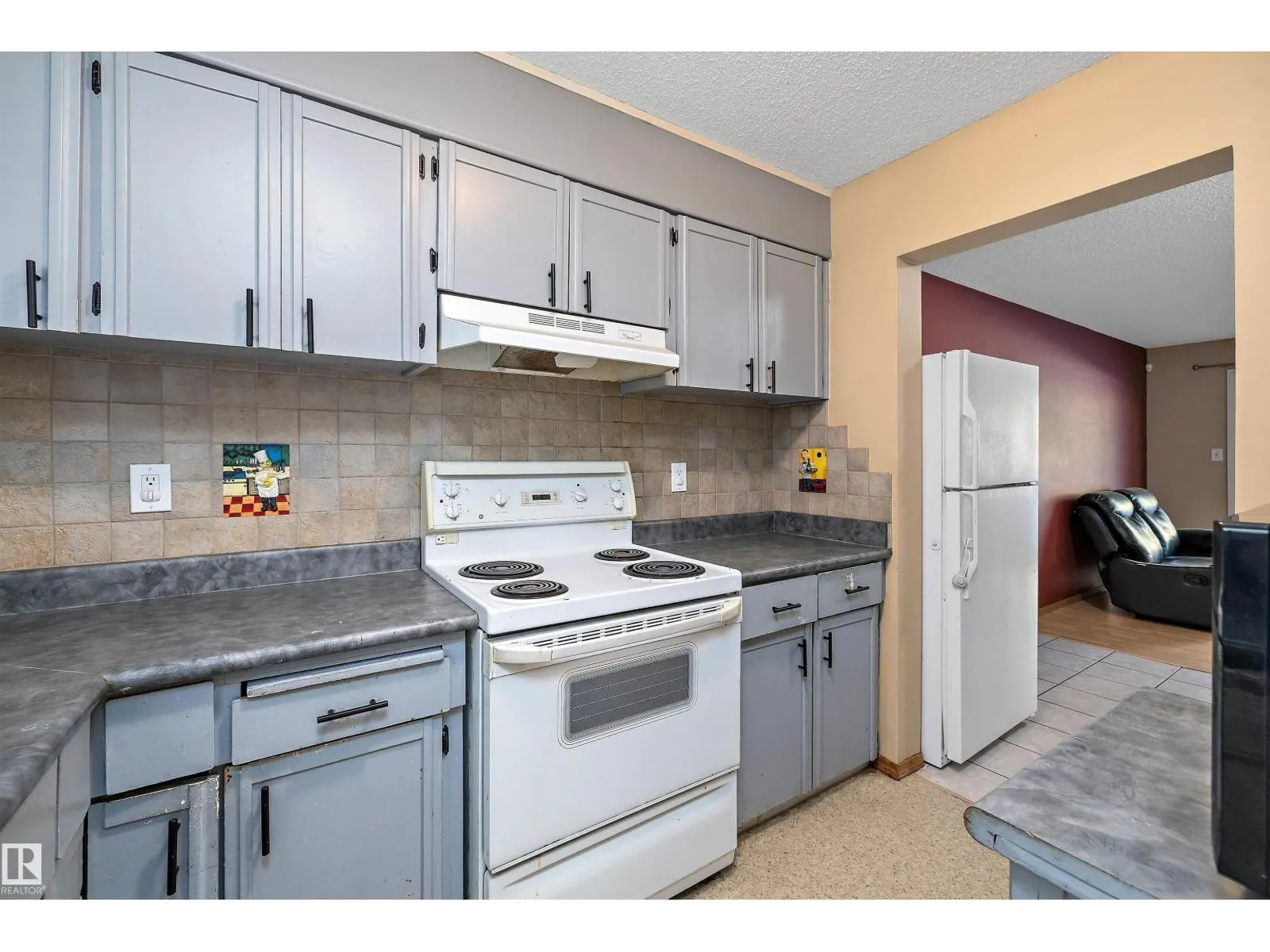#143 87 BROOKWOOD DR