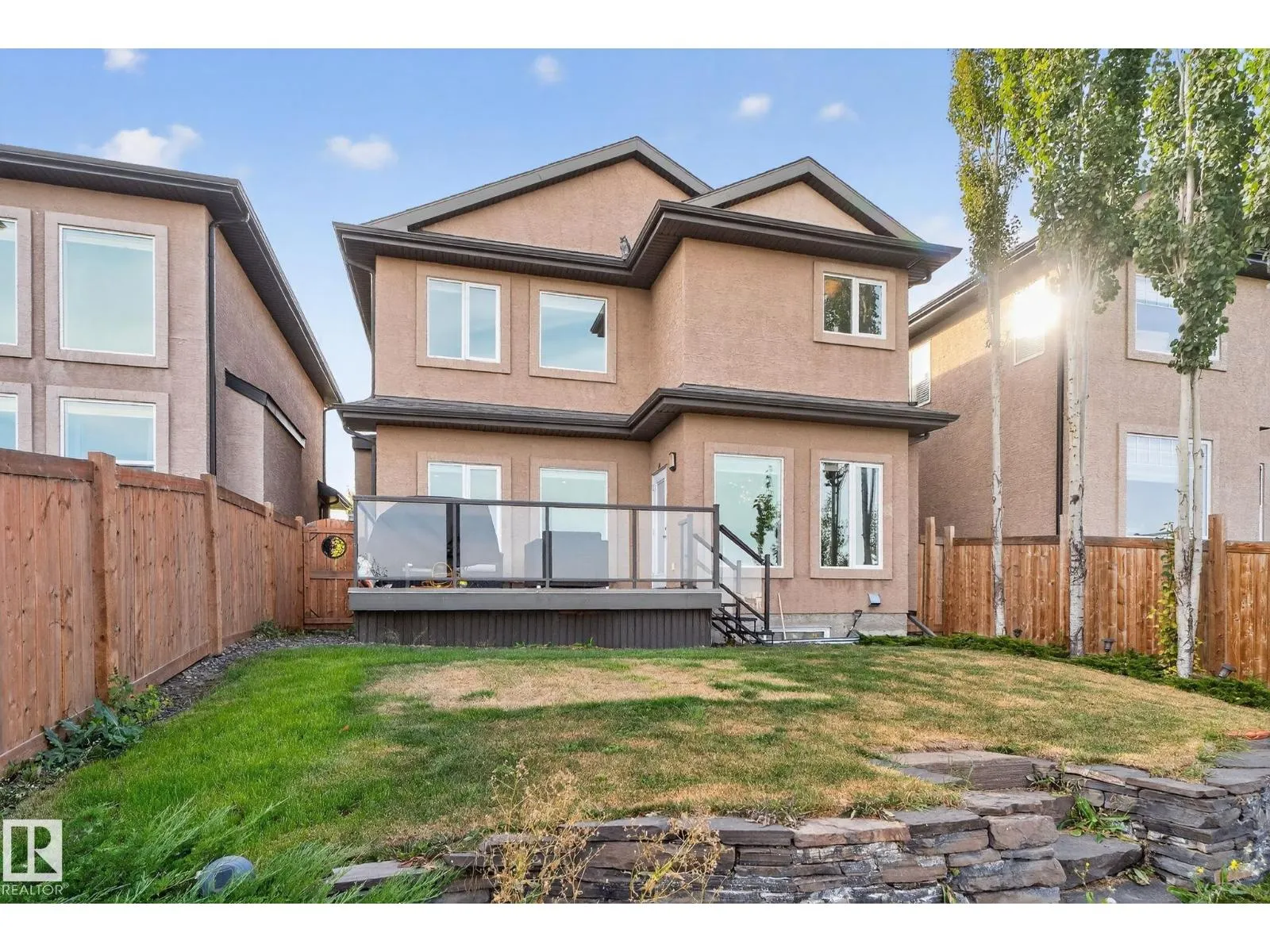 527 ALBANY WY NW