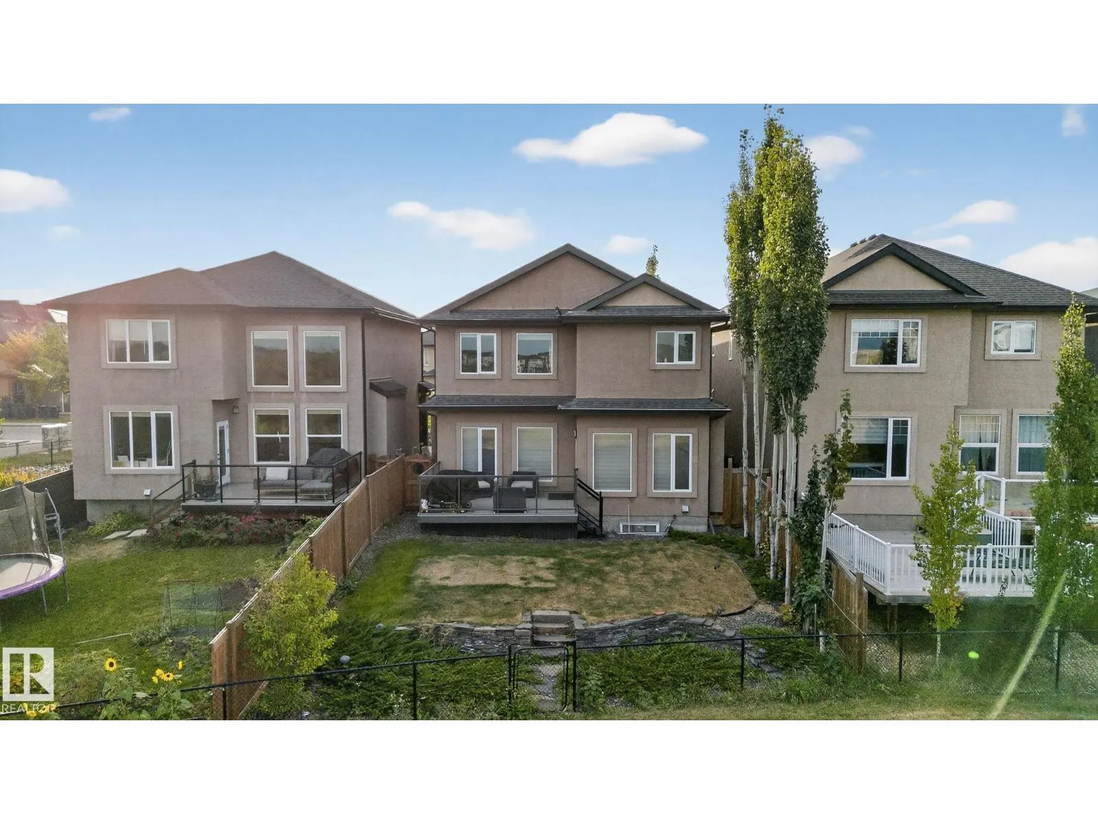 527 ALBANY WY NW