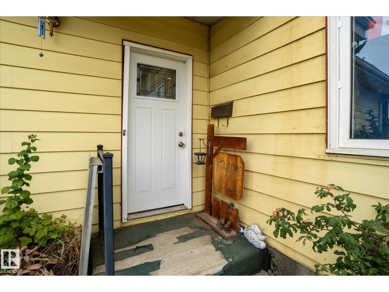 18526 86A AV NW