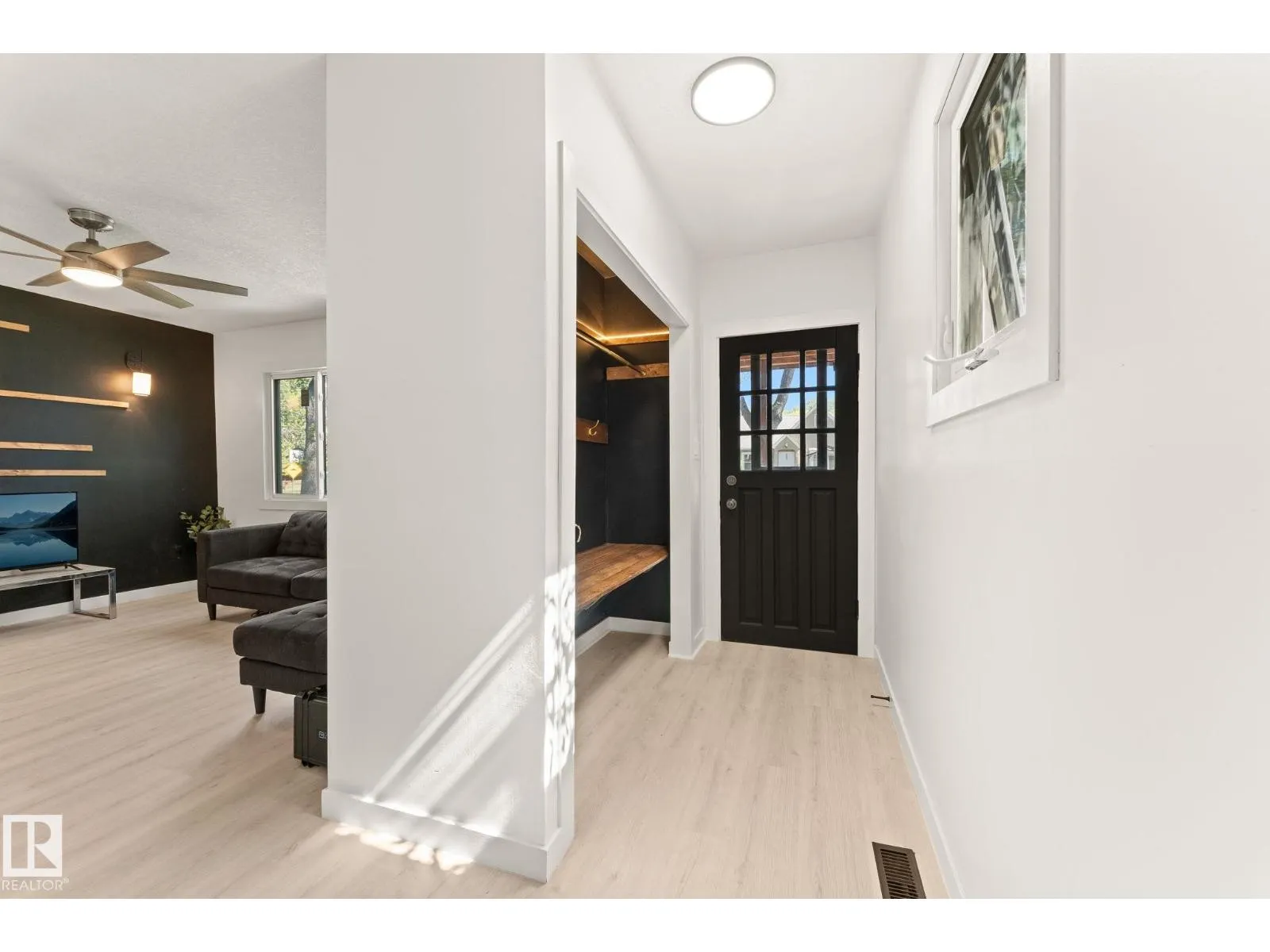 11250 92 ST NW