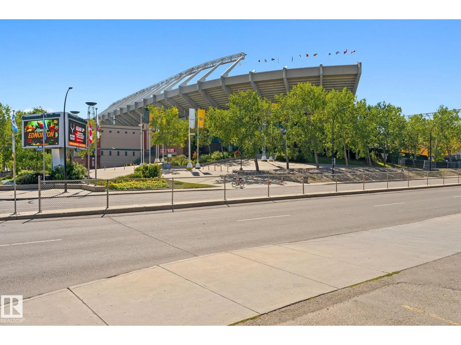 11250 92 ST NW