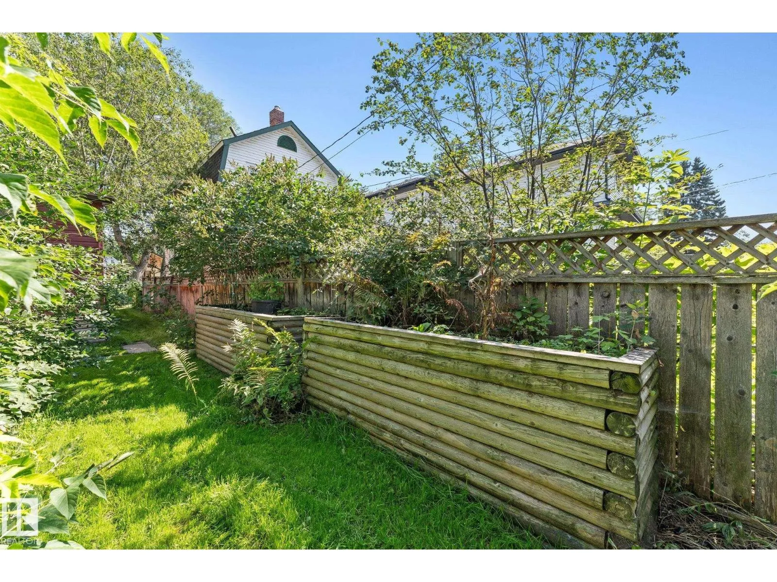 11250 92 ST NW