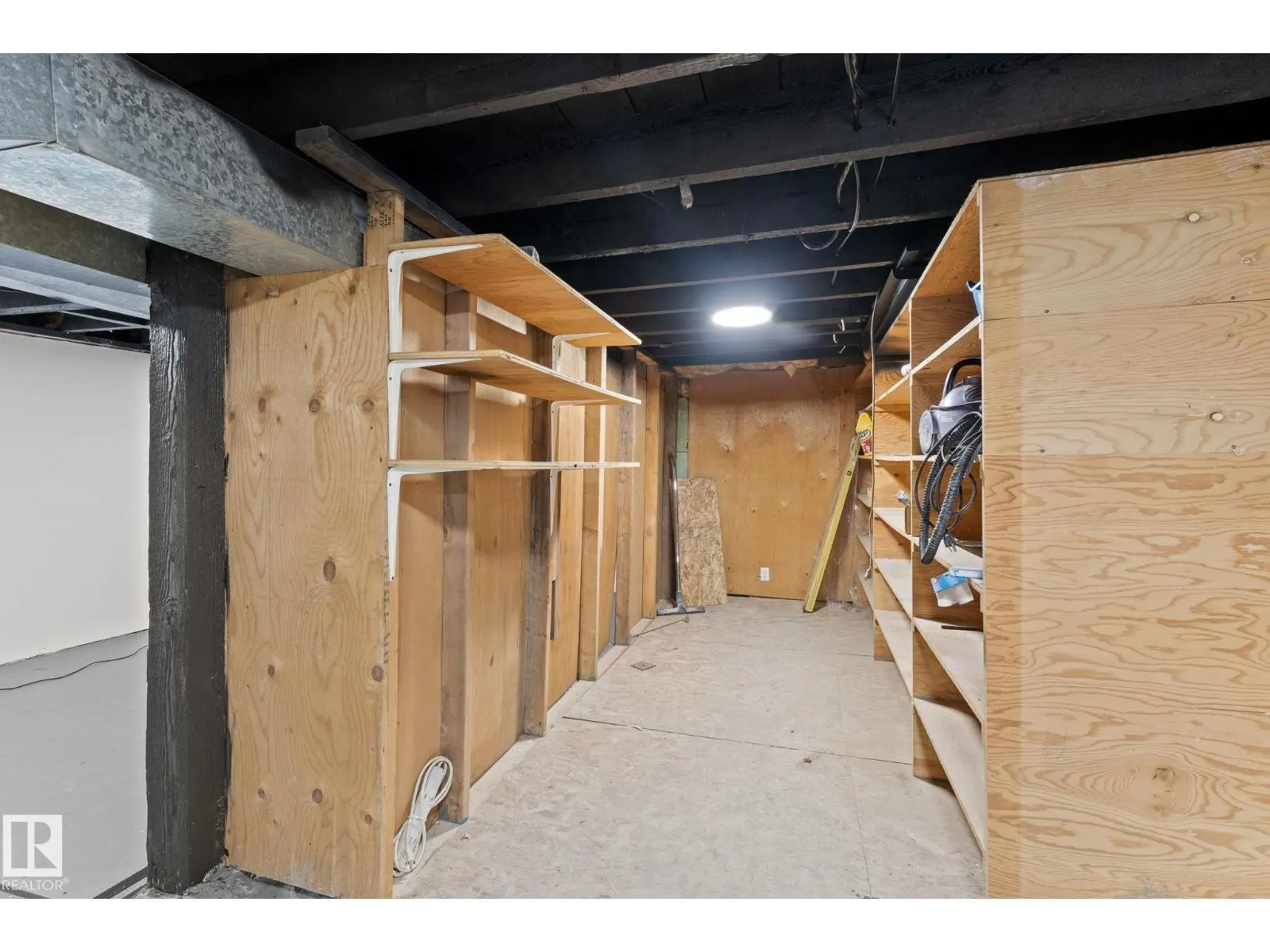11250 92 ST NW