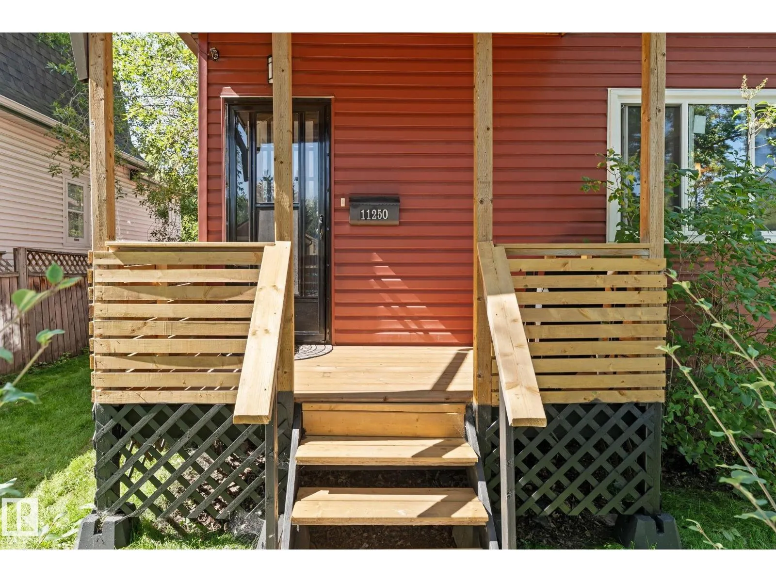 11250 92 ST NW