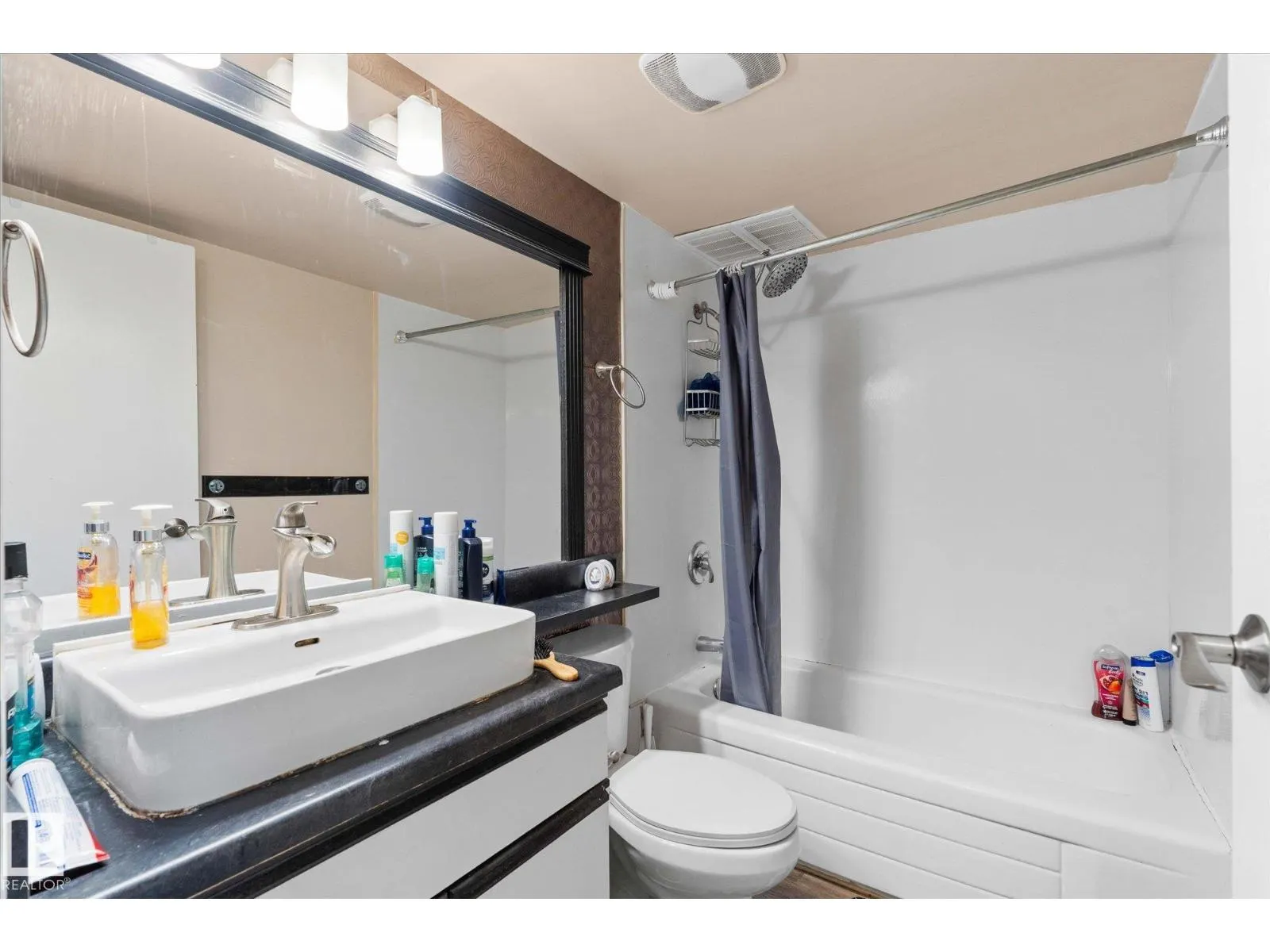 #1202 10150 117 ST NW