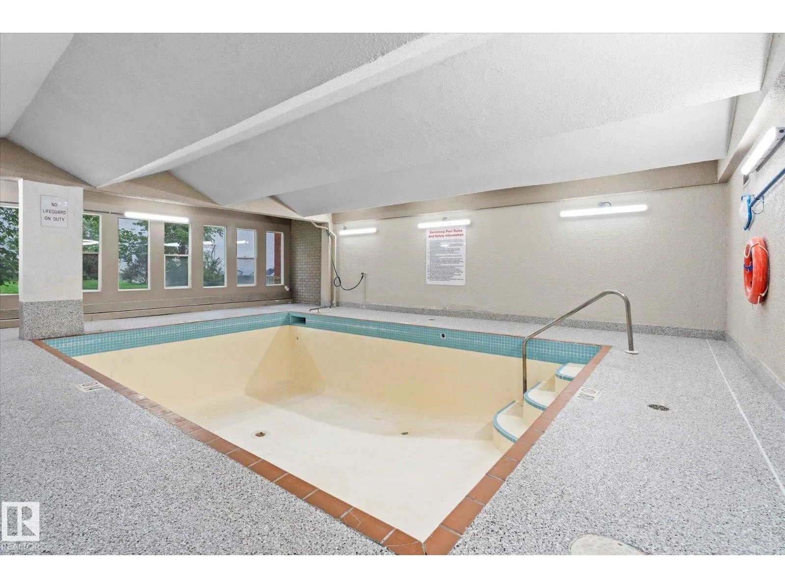#1202 10150 117 ST NW