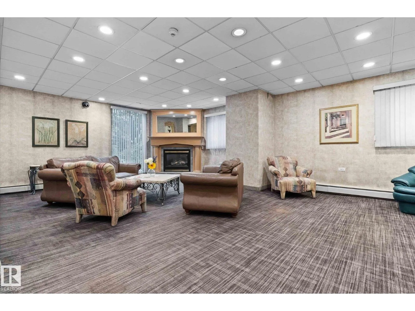 #1202 10150 117 ST NW
