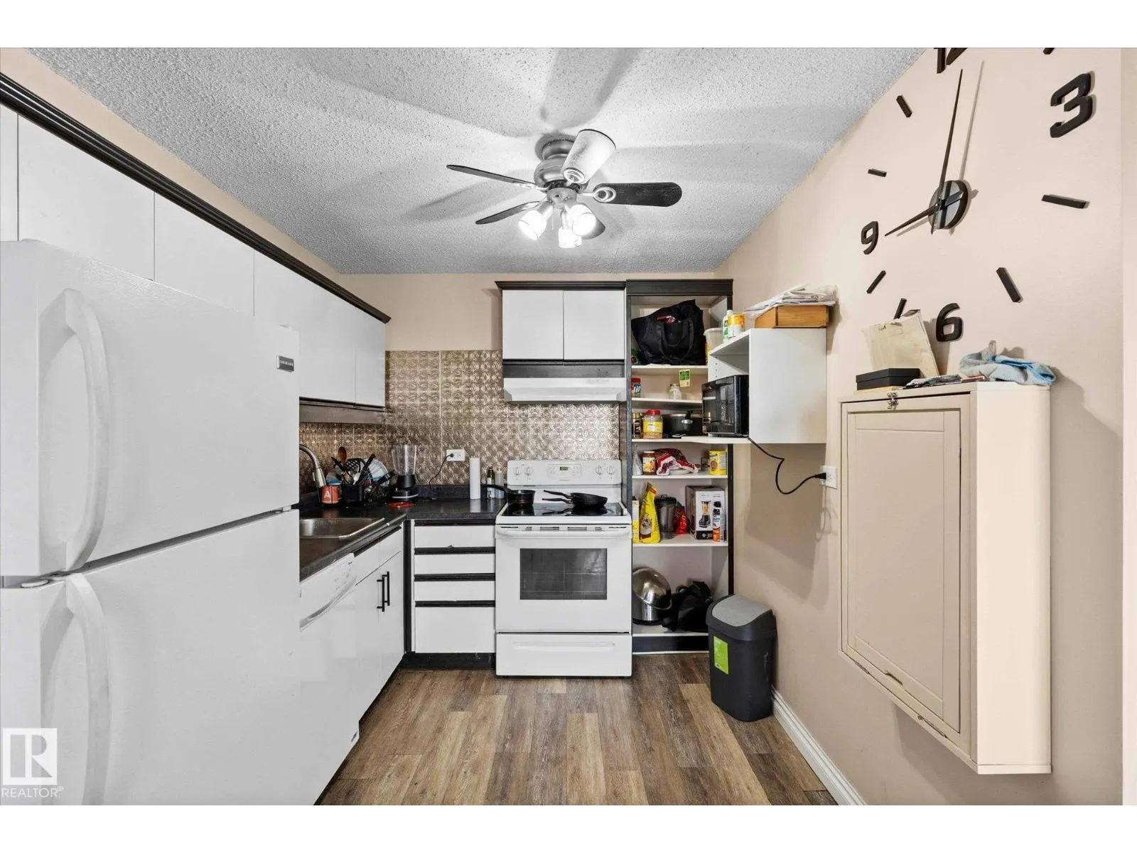 #1202 10150 117 ST NW