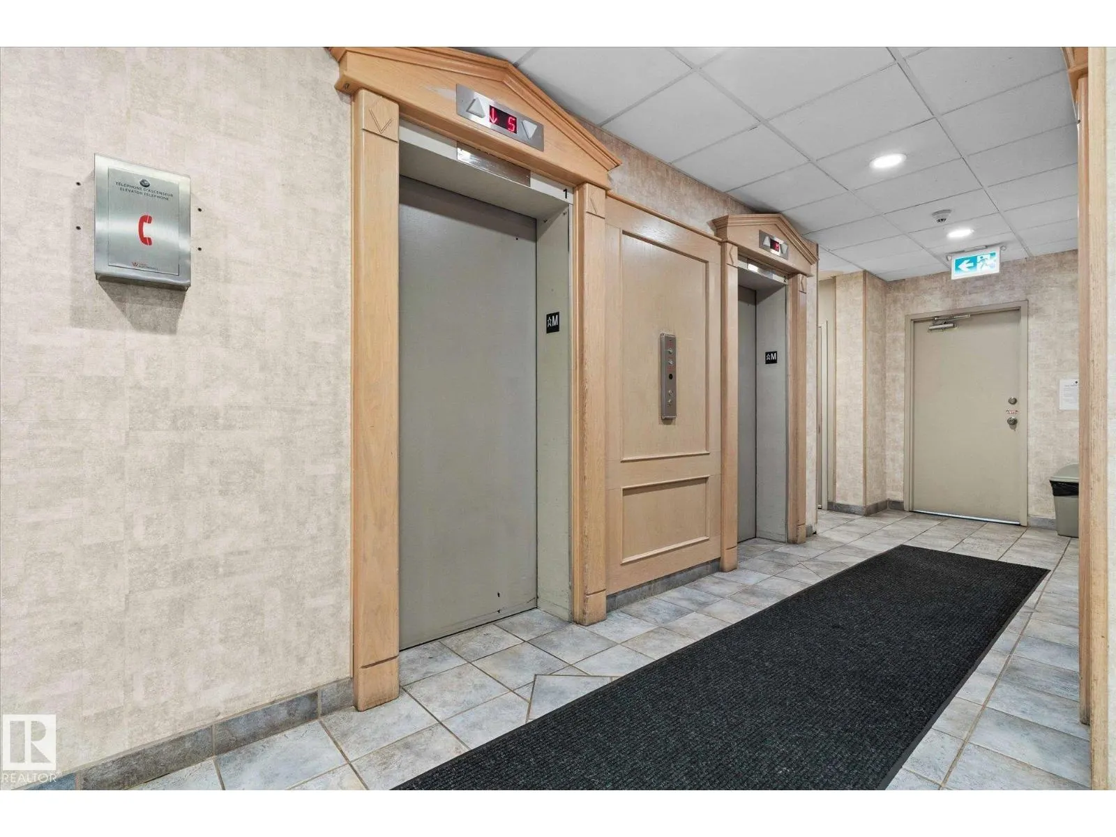 #1202 10150 117 ST NW