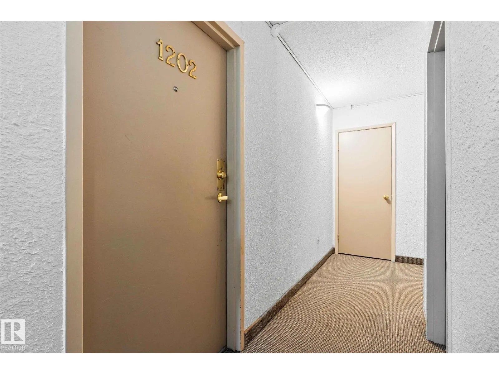 #1202 10150 117 ST NW