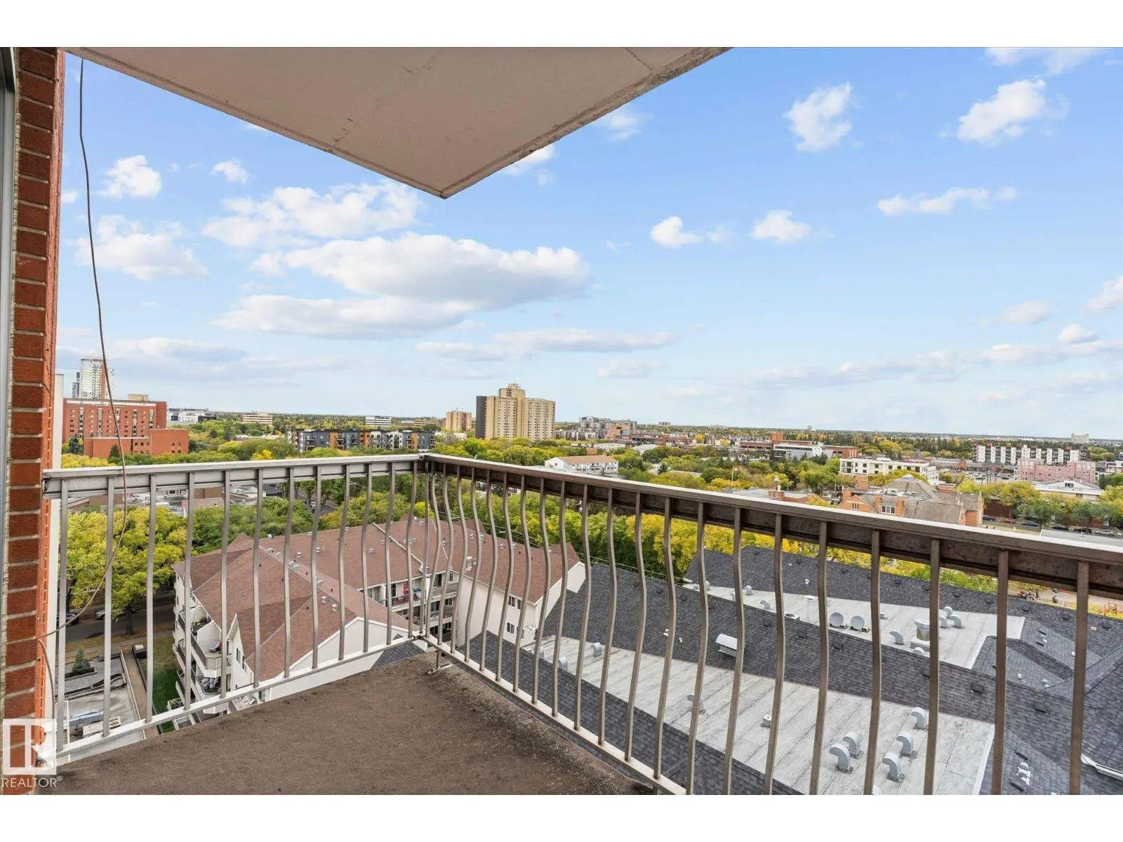 #1202 10150 117 ST NW