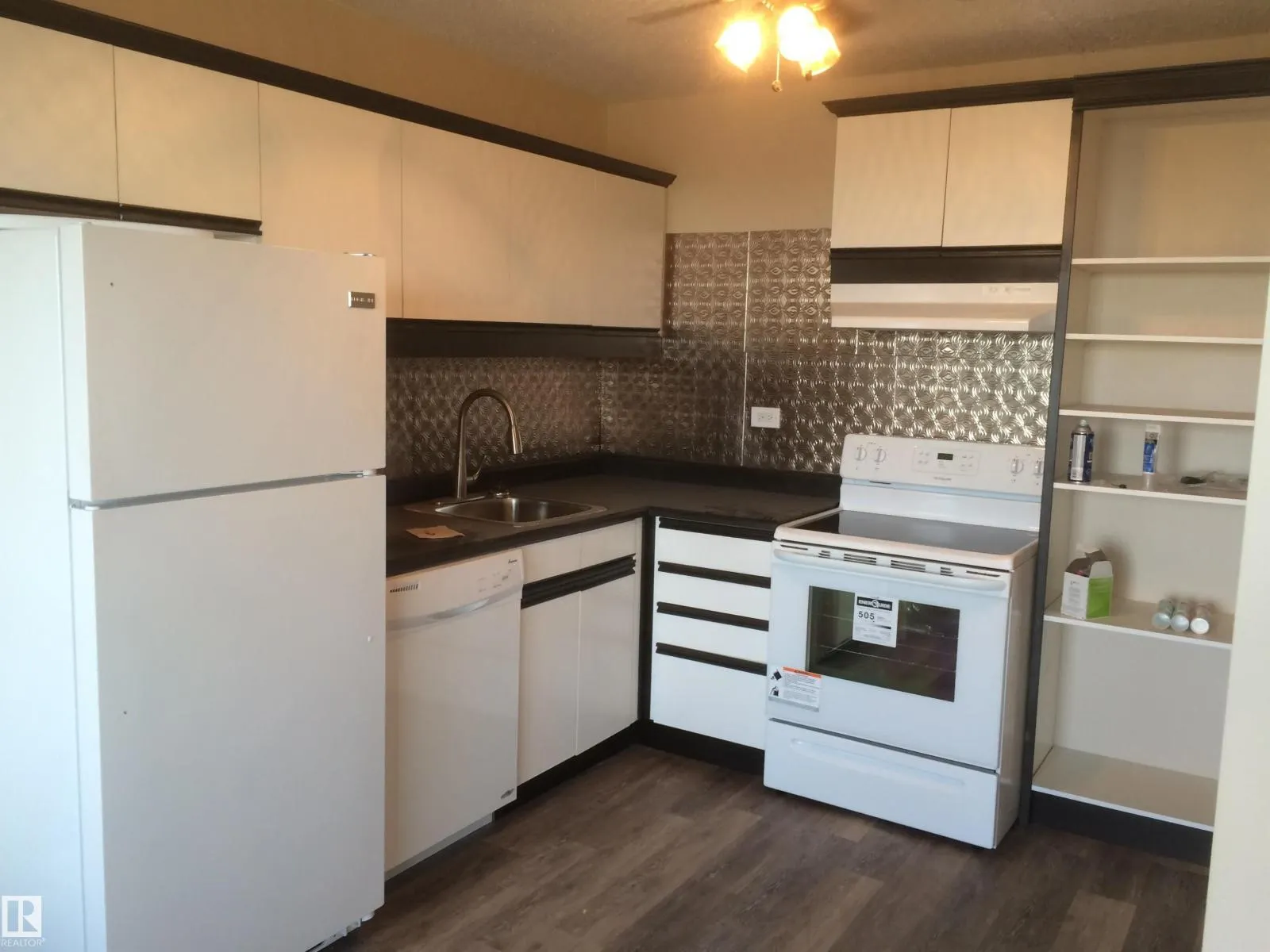 #1202 10150 117 ST NW