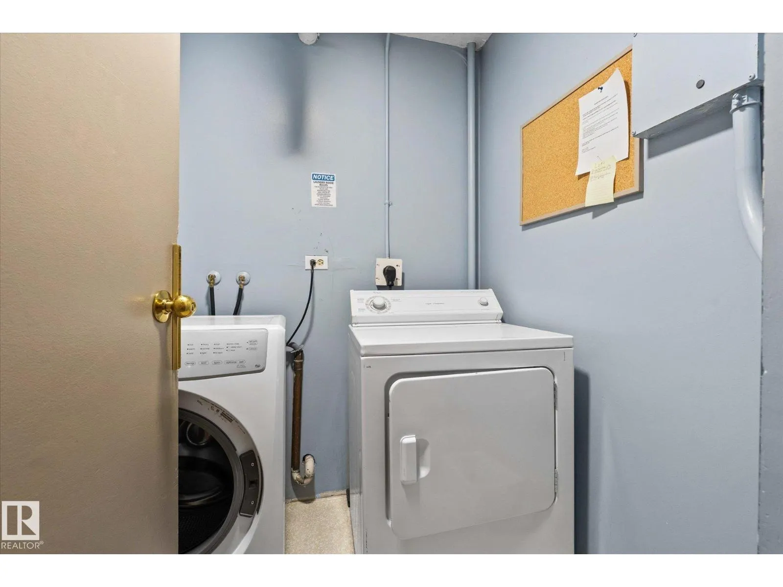 #1202 10150 117 ST NW