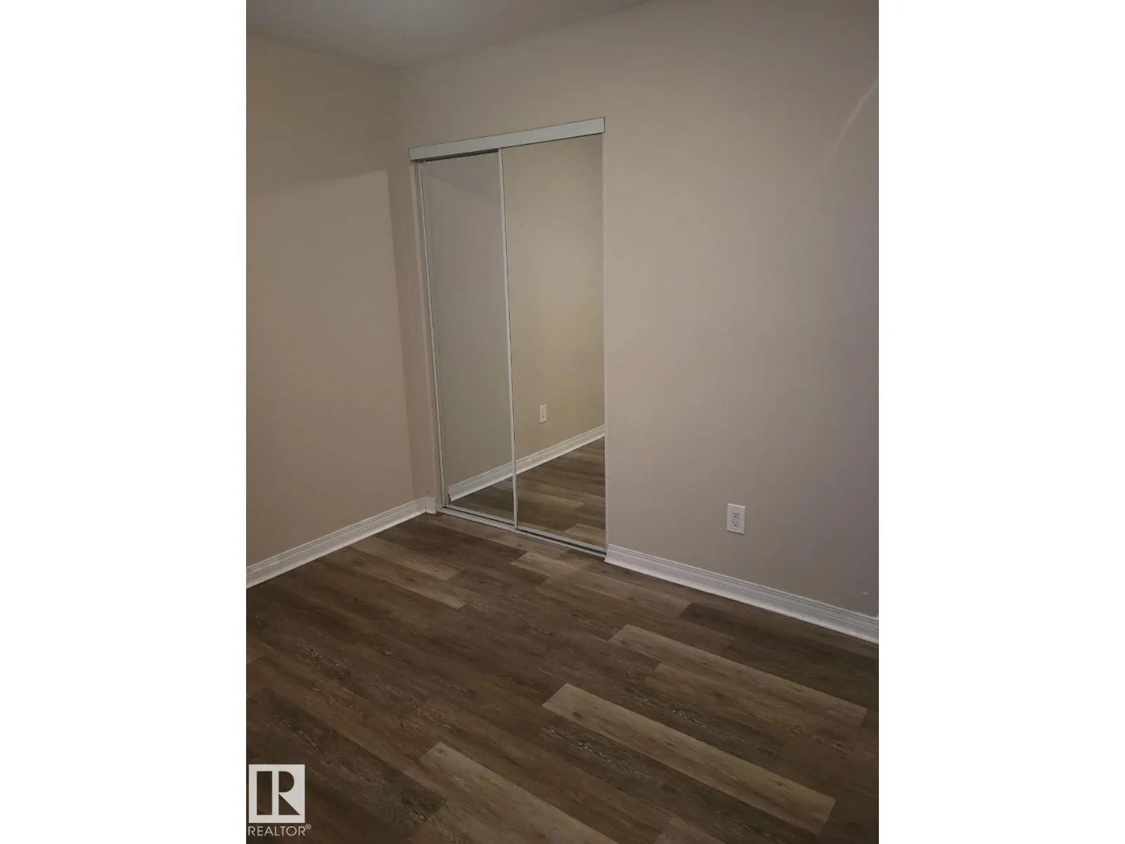#112 9945 167 ST NW