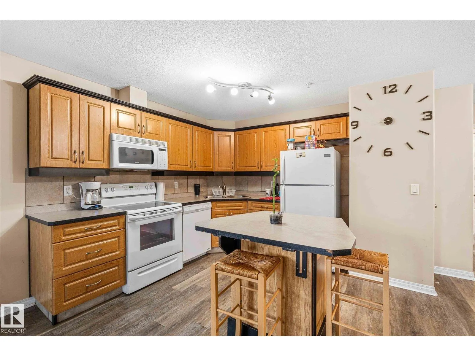 #112 9945 167 ST NW