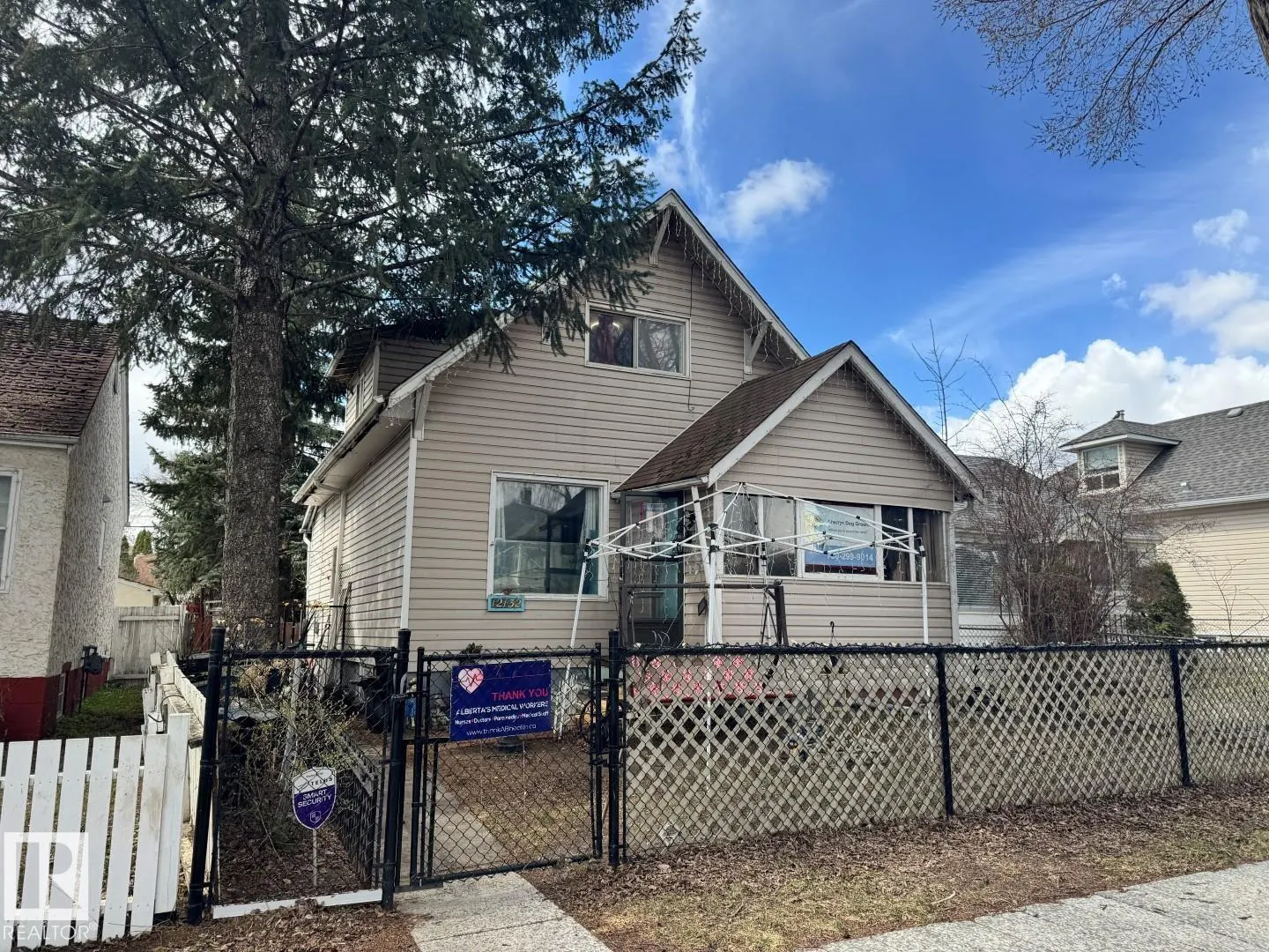 12132 93 ST NW