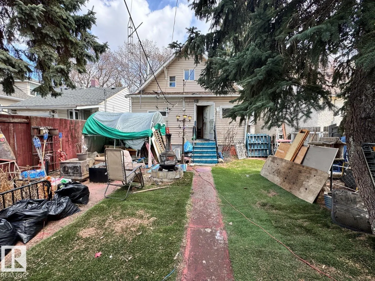 12132 93 ST NW