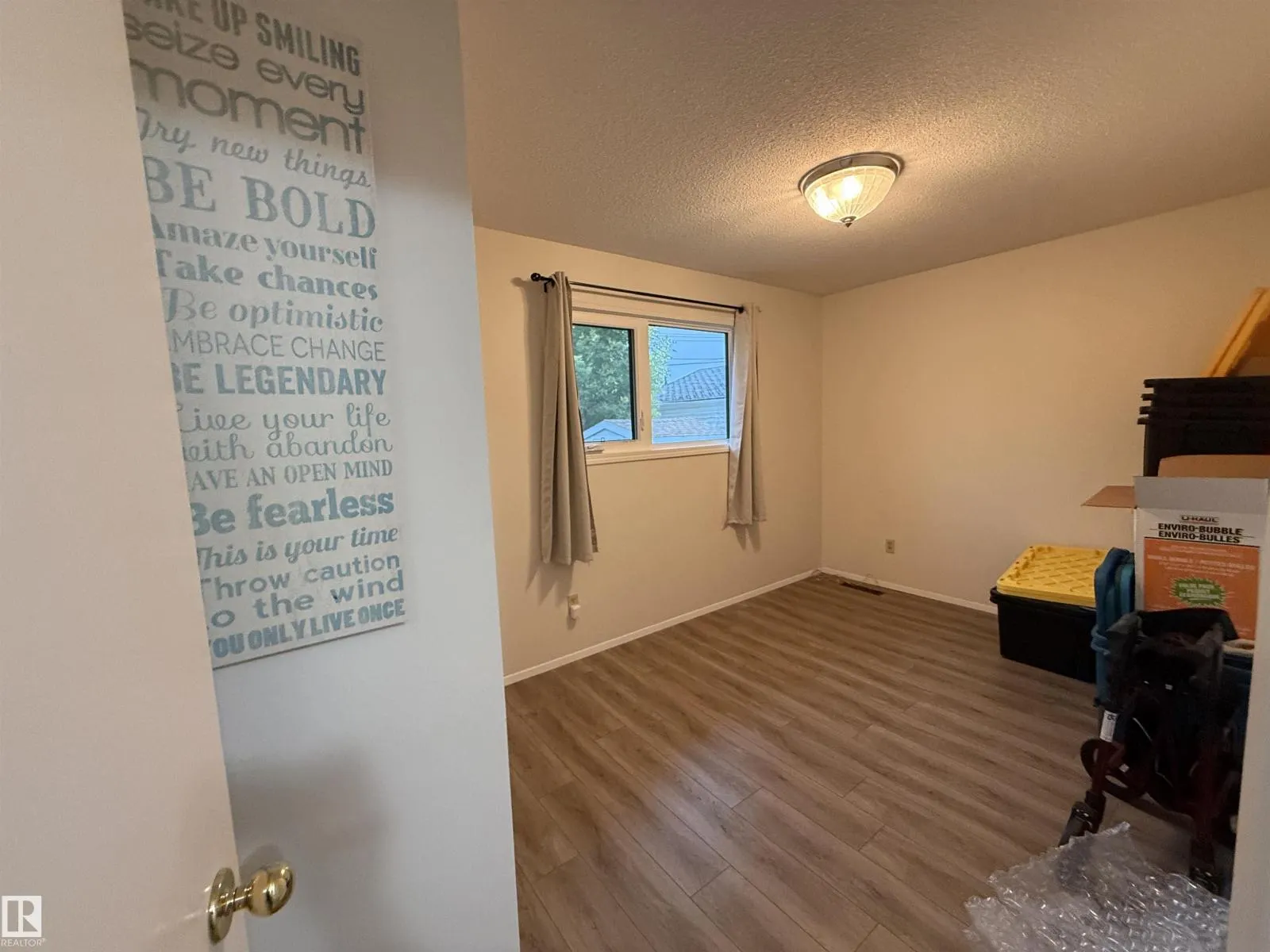 3512 114 AV NW