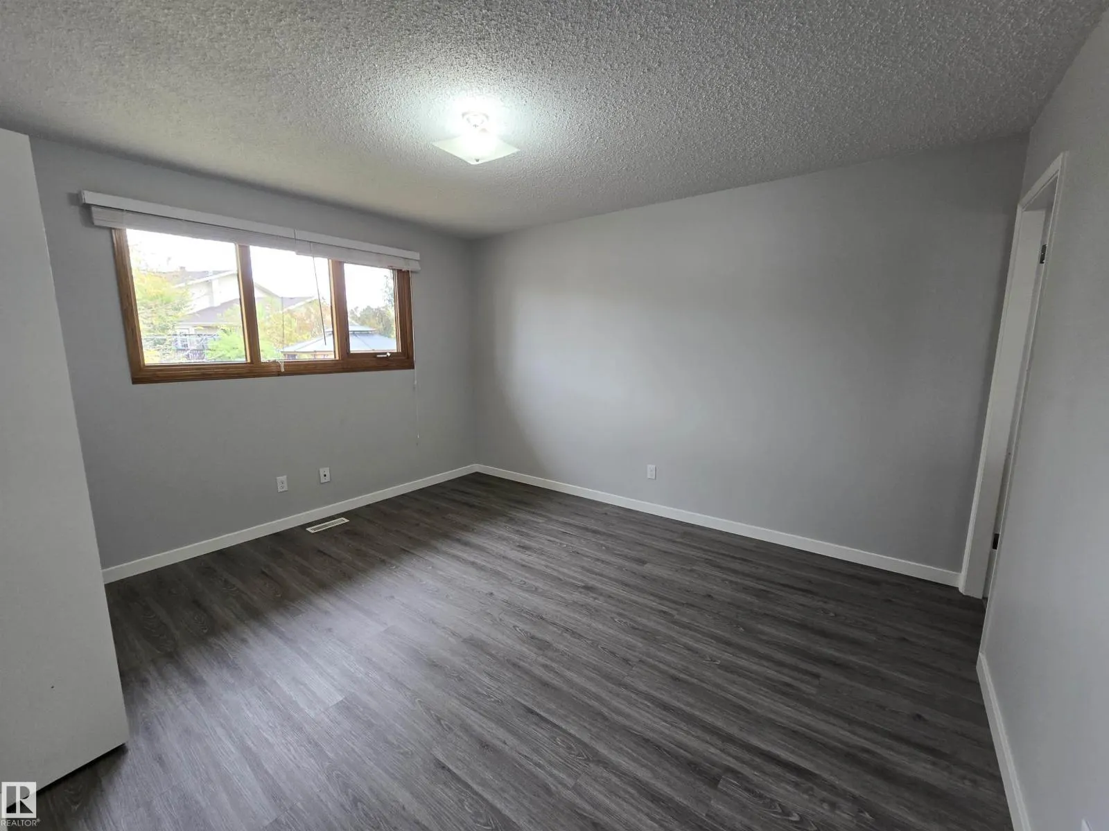 119 Diamond DR