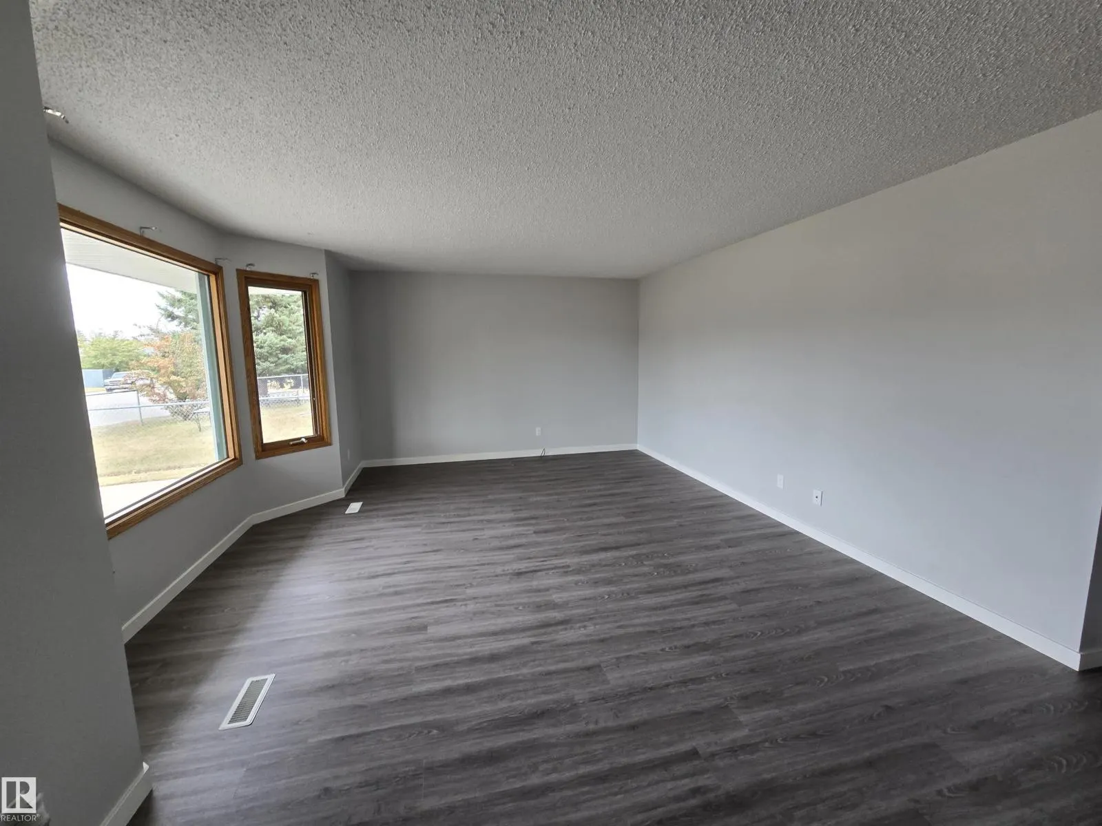 119 Diamond DR