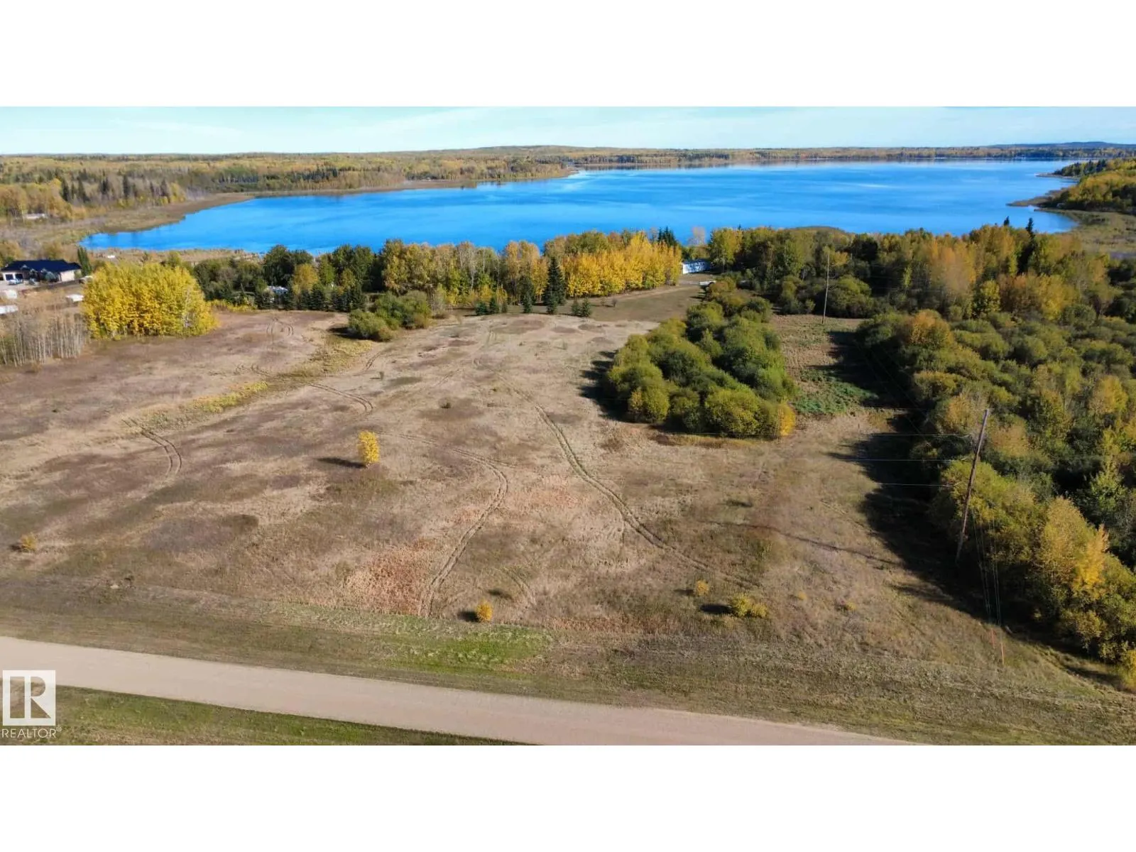 2 Bechthold Bay , Skeleton Lake