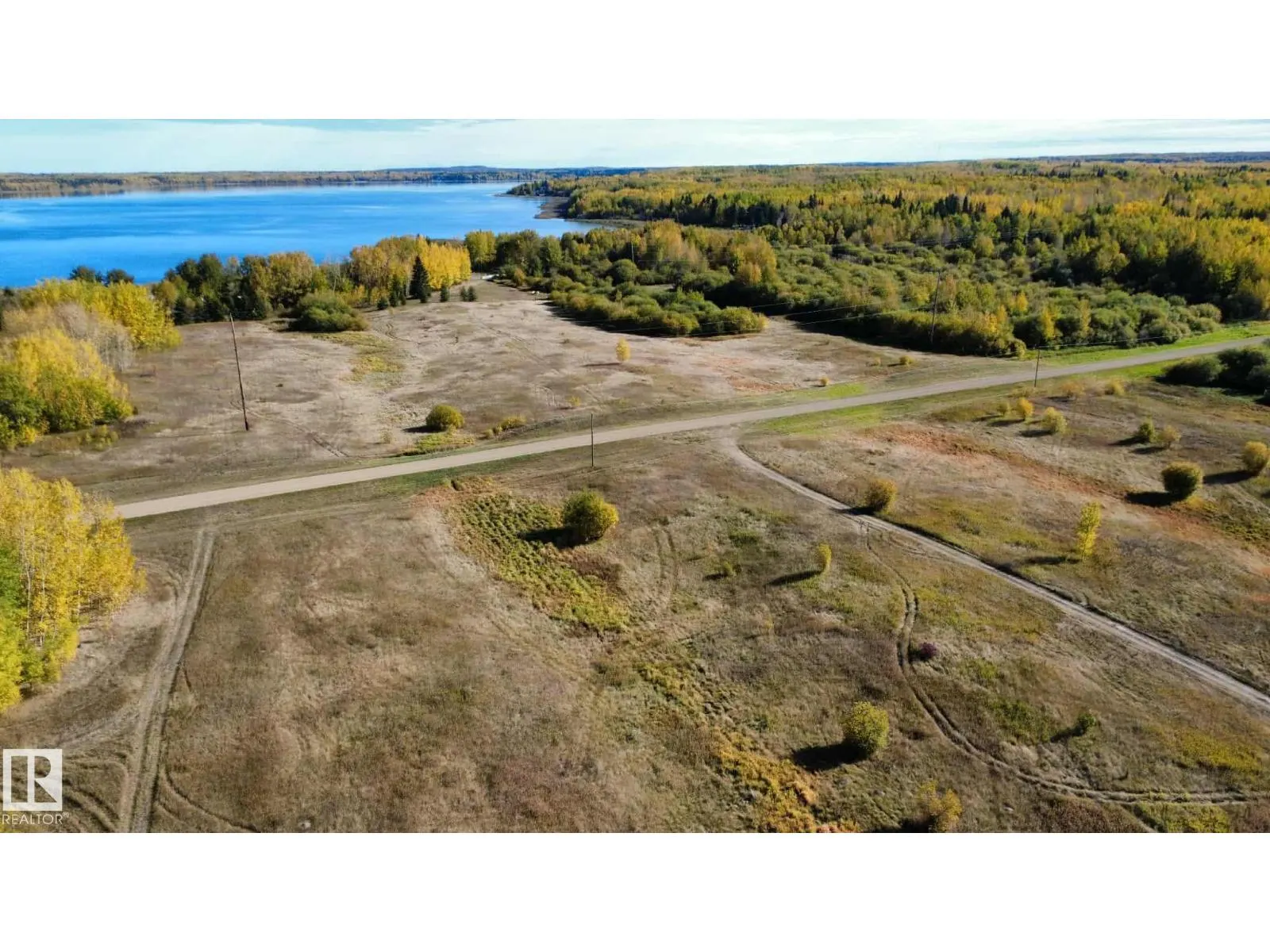 2 Bechthold Bay , Skeleton Lake