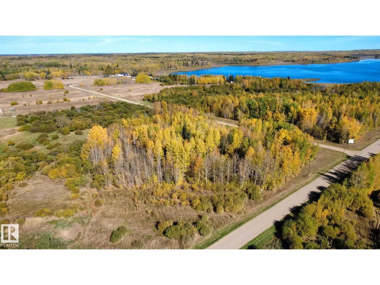 2 Bechthold Bay , Skeleton Lake