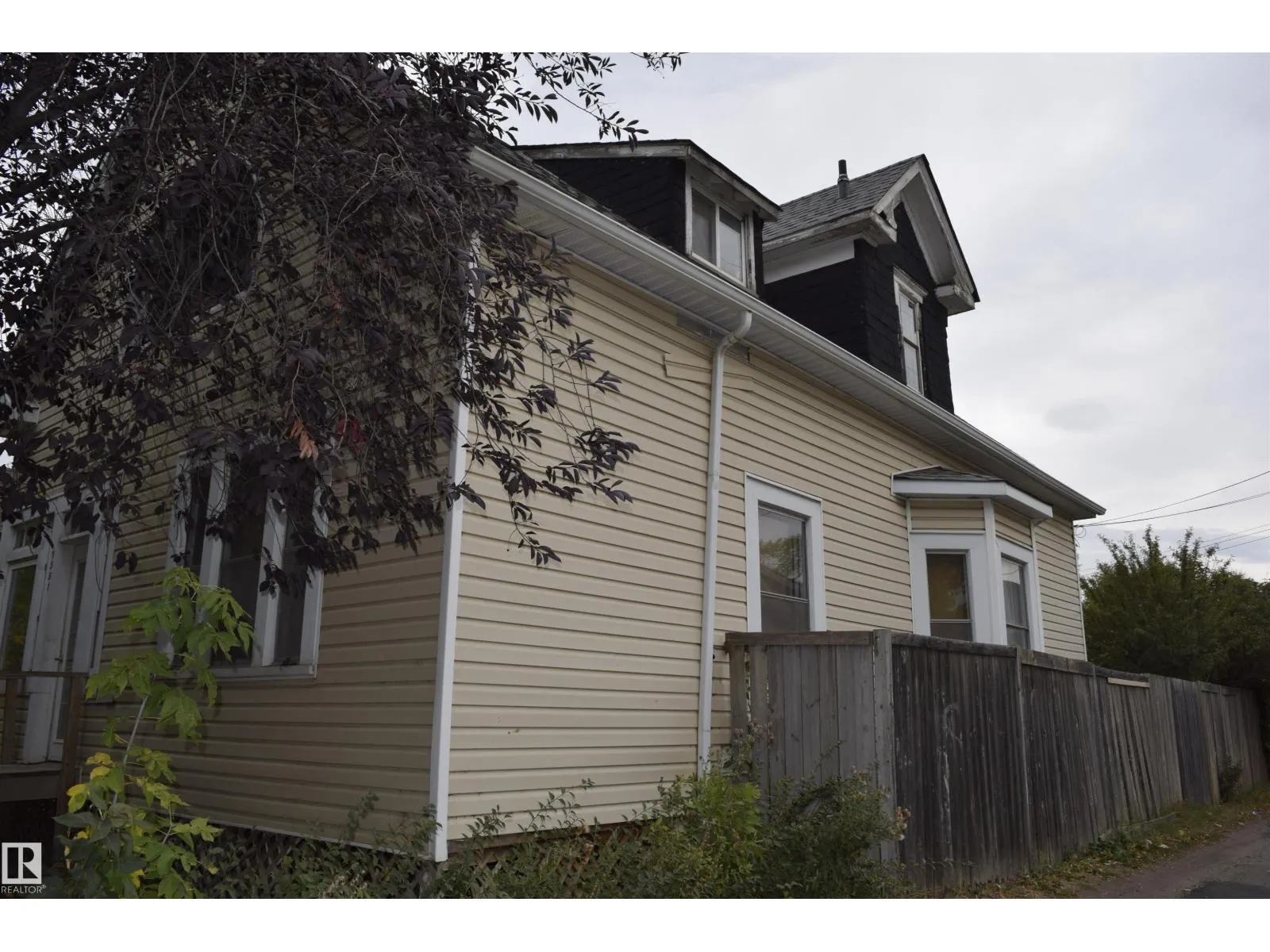 9551 106A AV NW