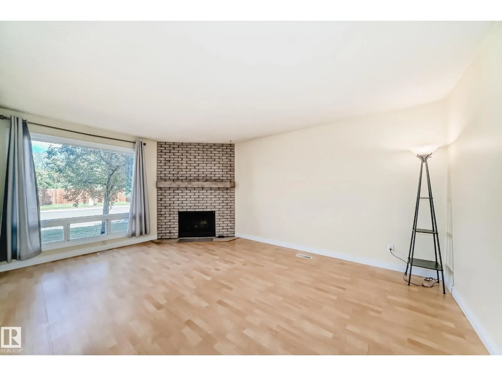 11725 32A AV NW