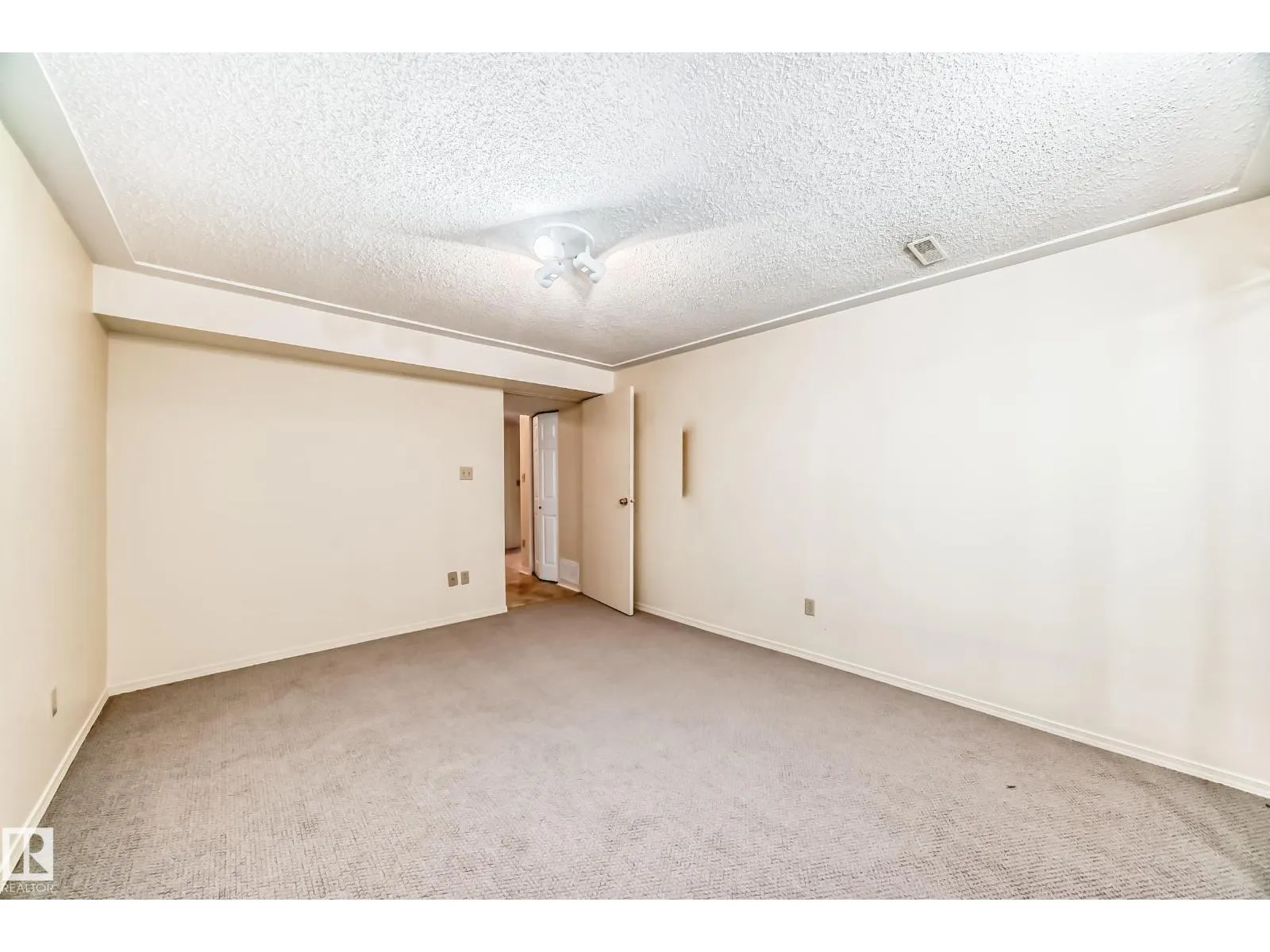 11725 32A AV NW