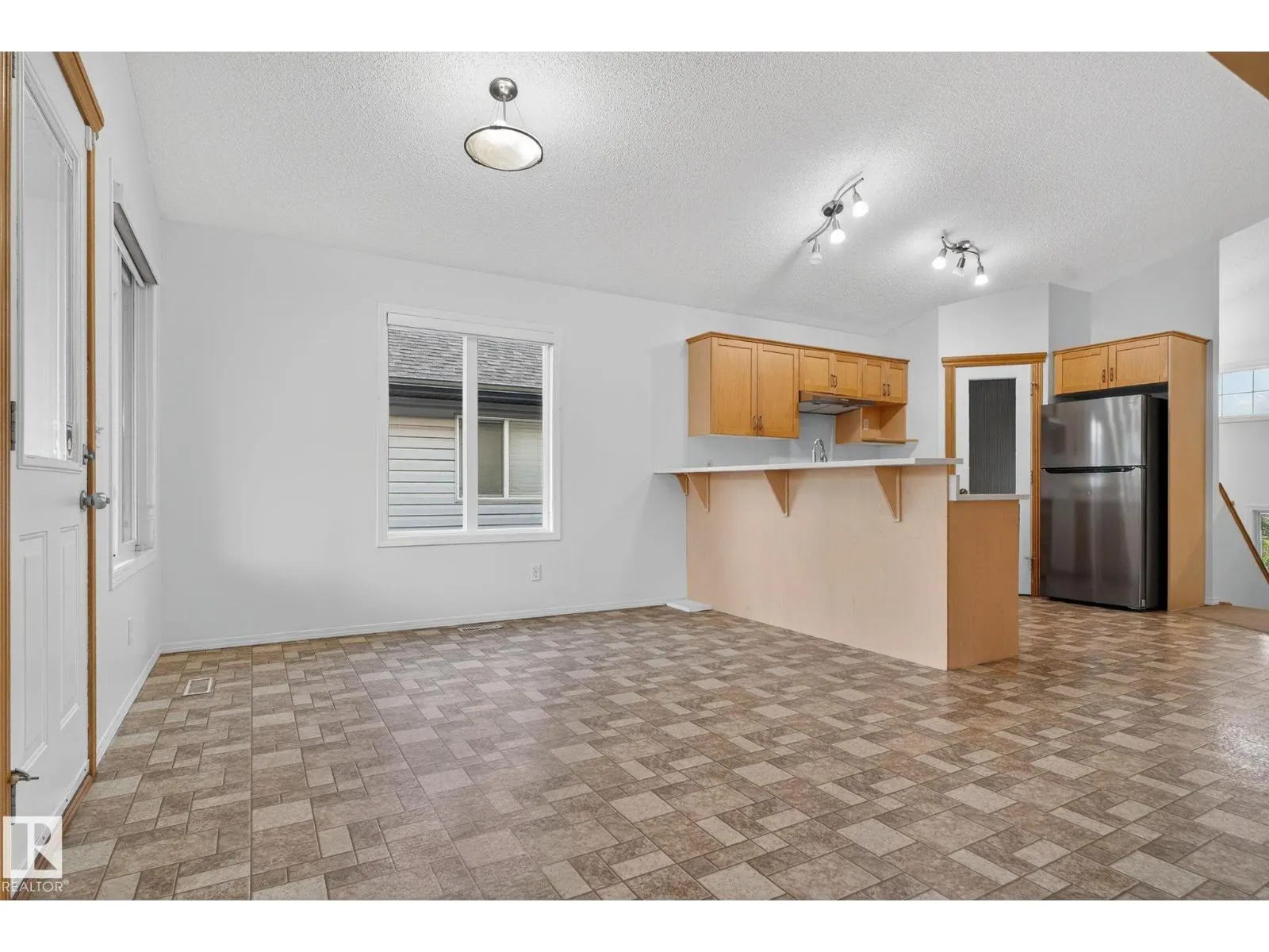 4308 155 AV NW