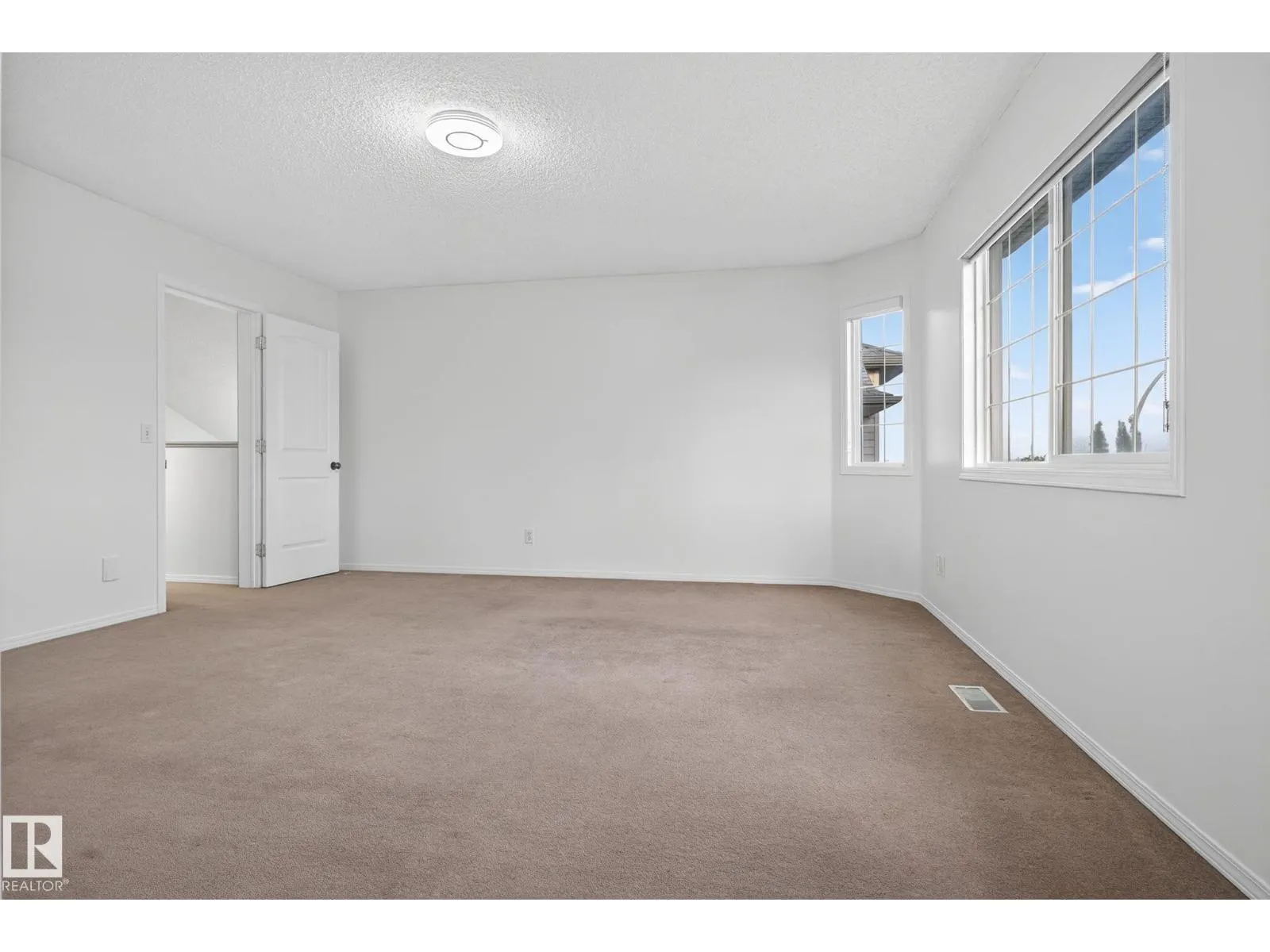 4308 155 AV NW
