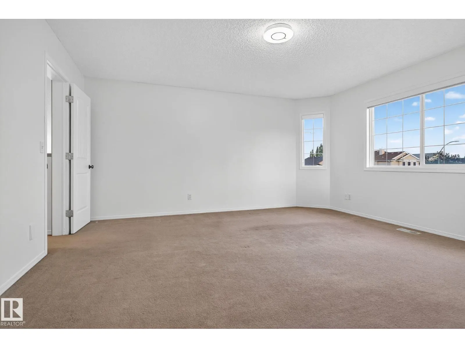 4308 155 AV NW