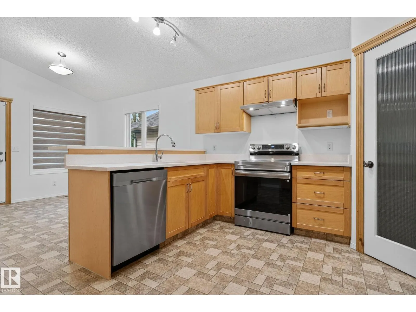 4308 155 AV NW