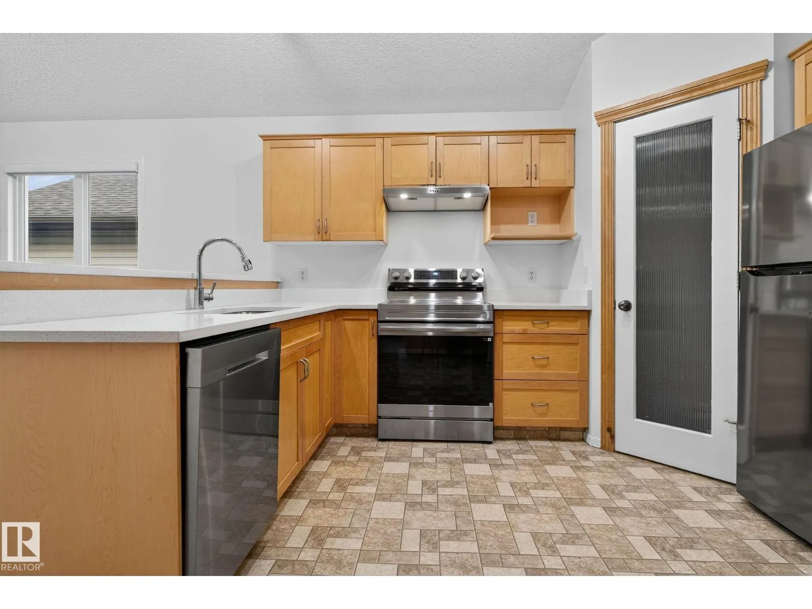 4308 155 AV NW