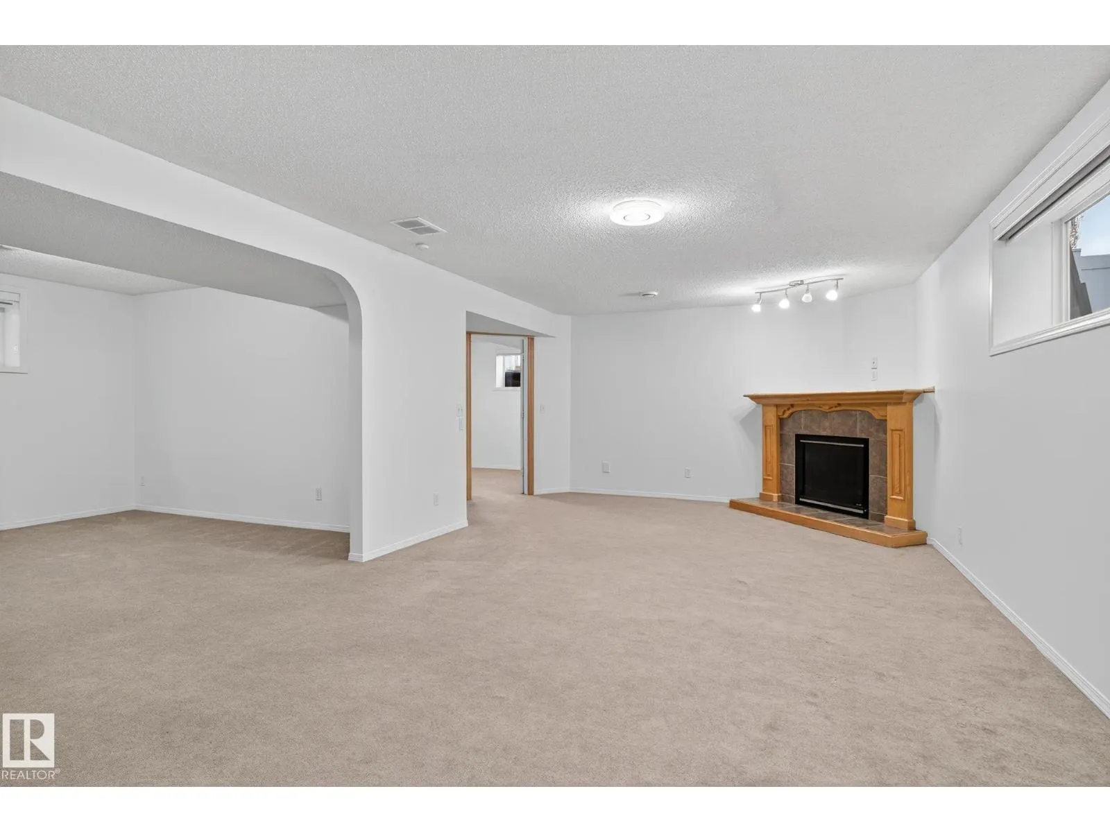 4308 155 AV NW