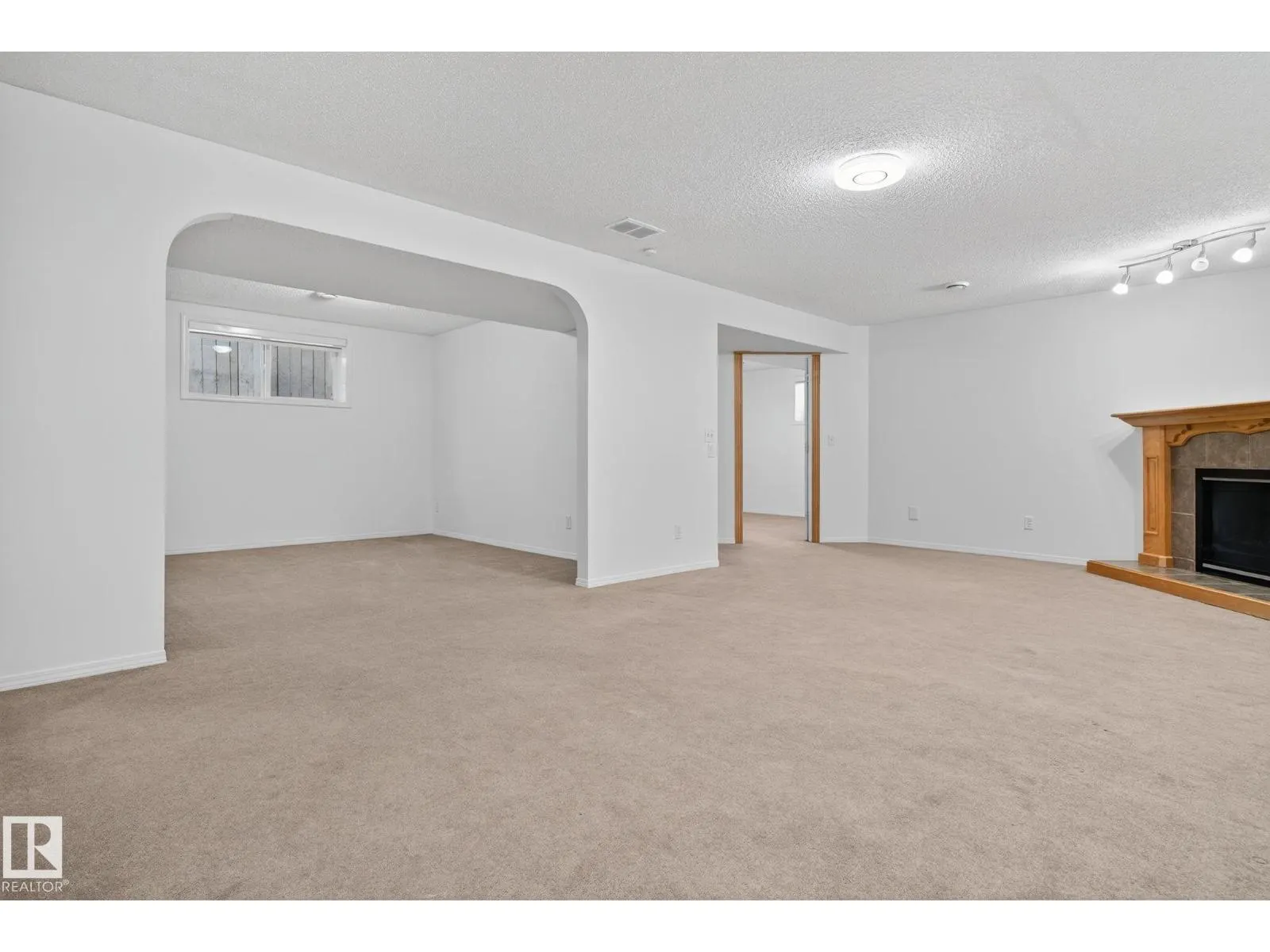 4308 155 AV NW