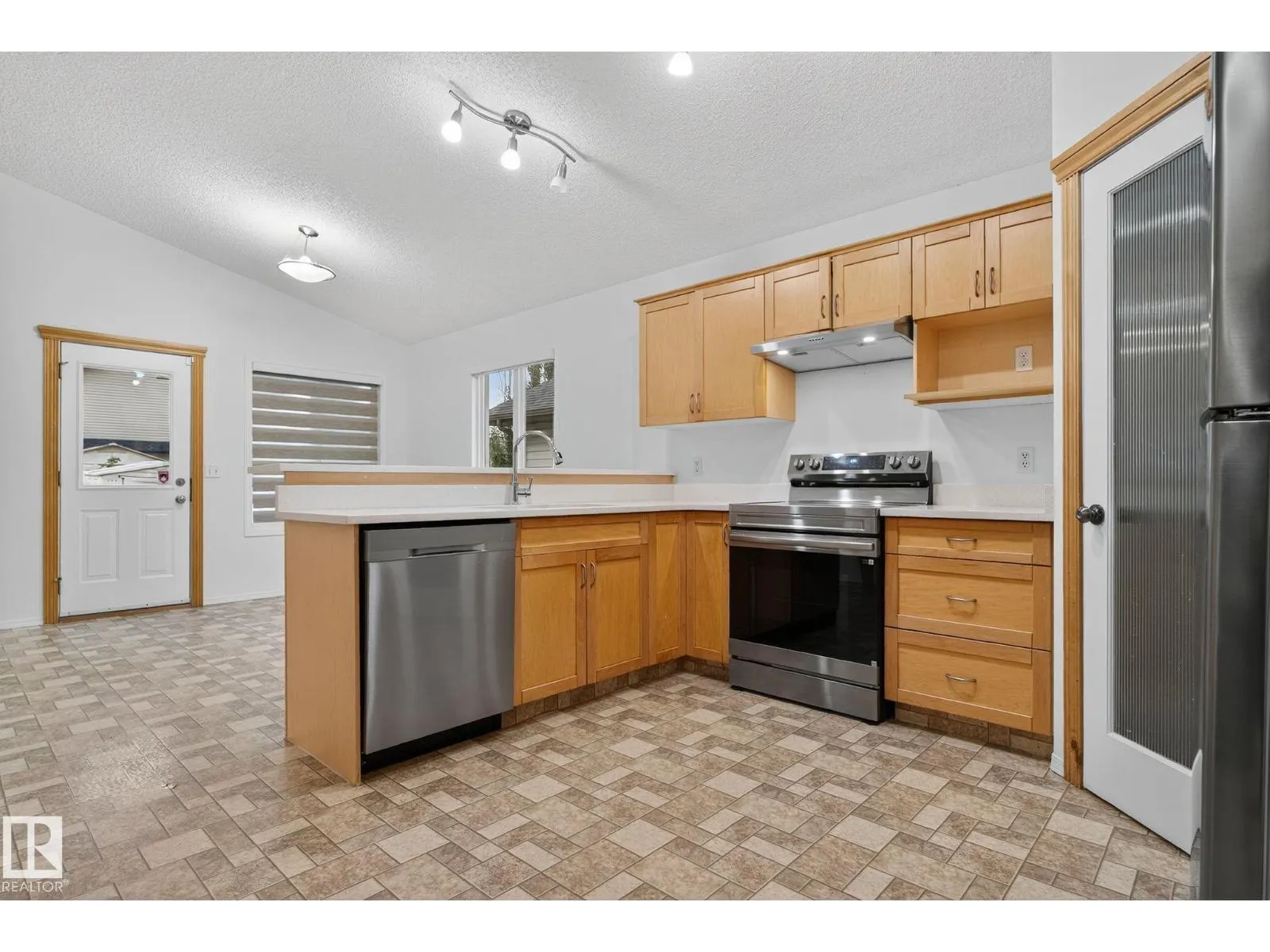 4308 155 AV NW