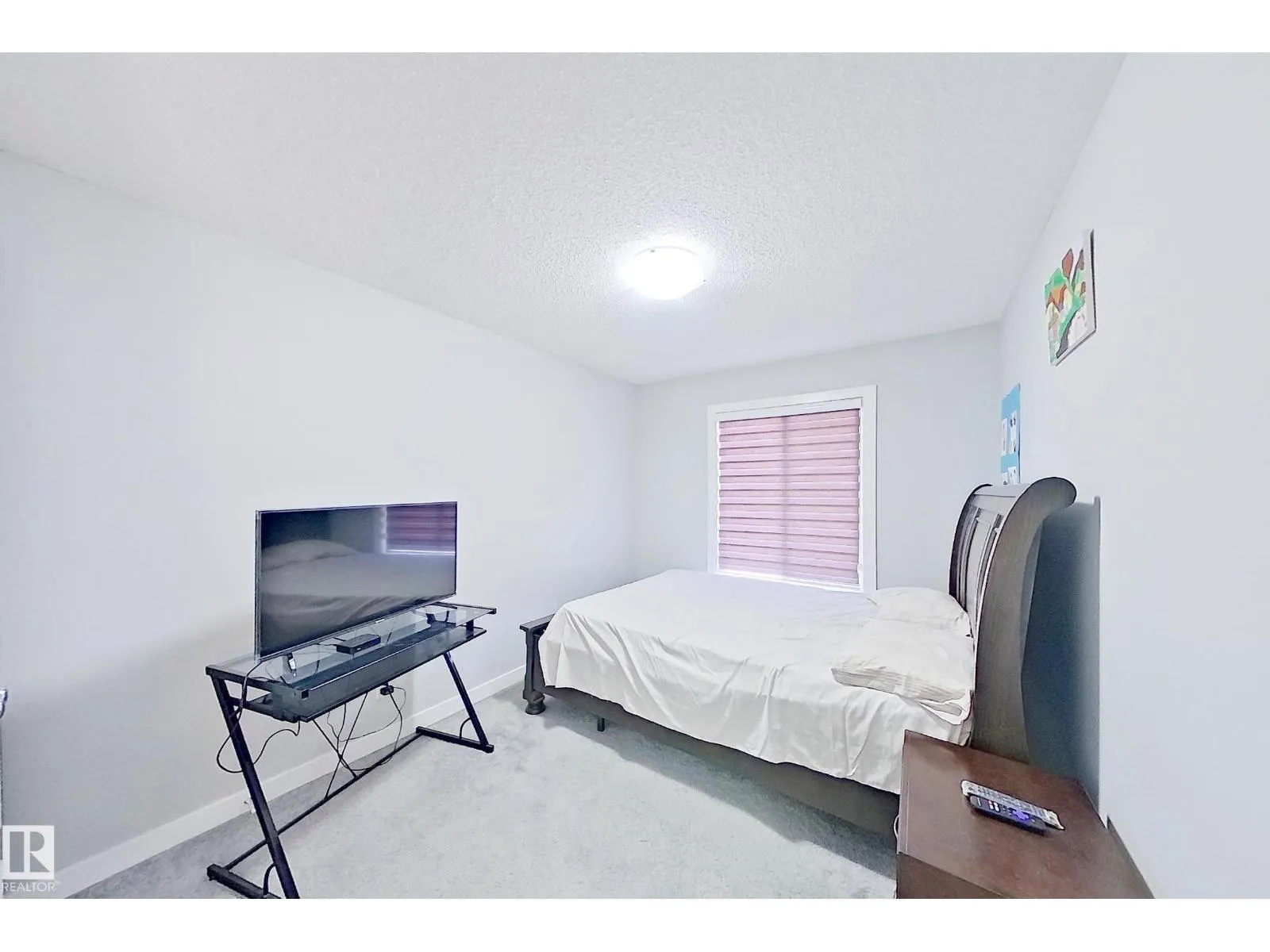 1221 27 ST NW